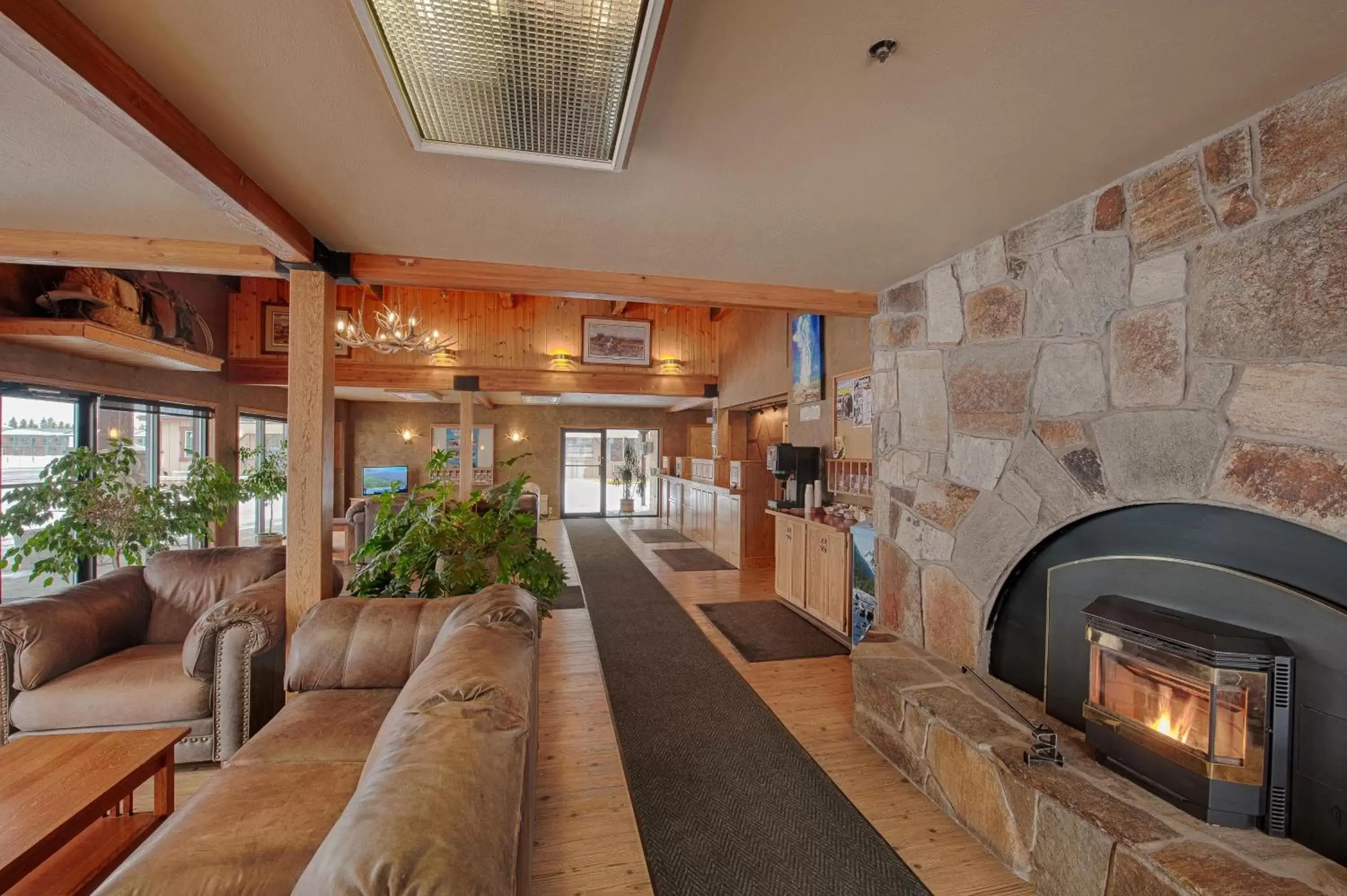 Lobby or reception, Seating Area in Brandin' Iron Inn