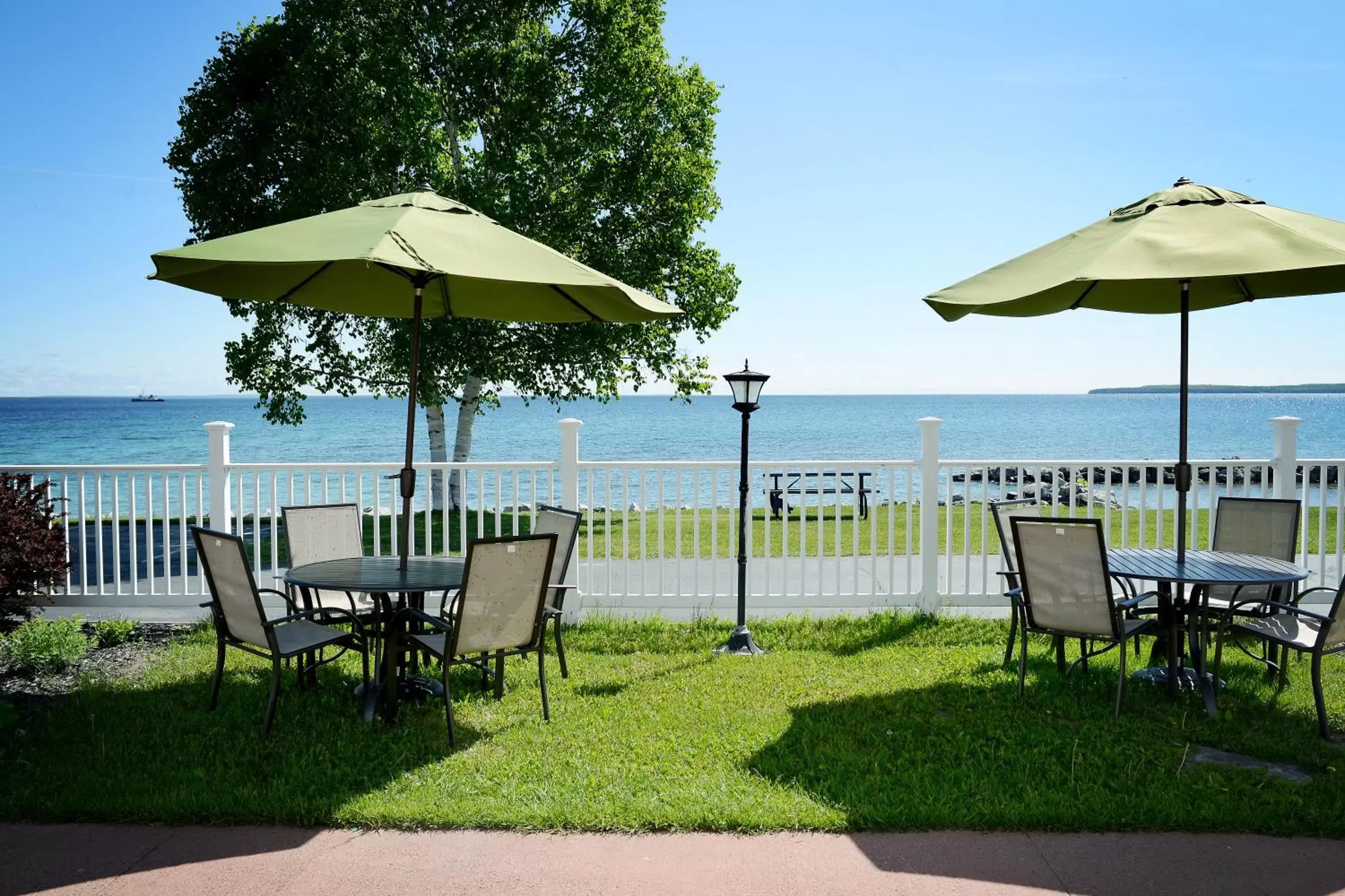 Balcony/Terrace, Patio/Outdoor Area in Baymont by Wyndham St. Ignace Lakefront