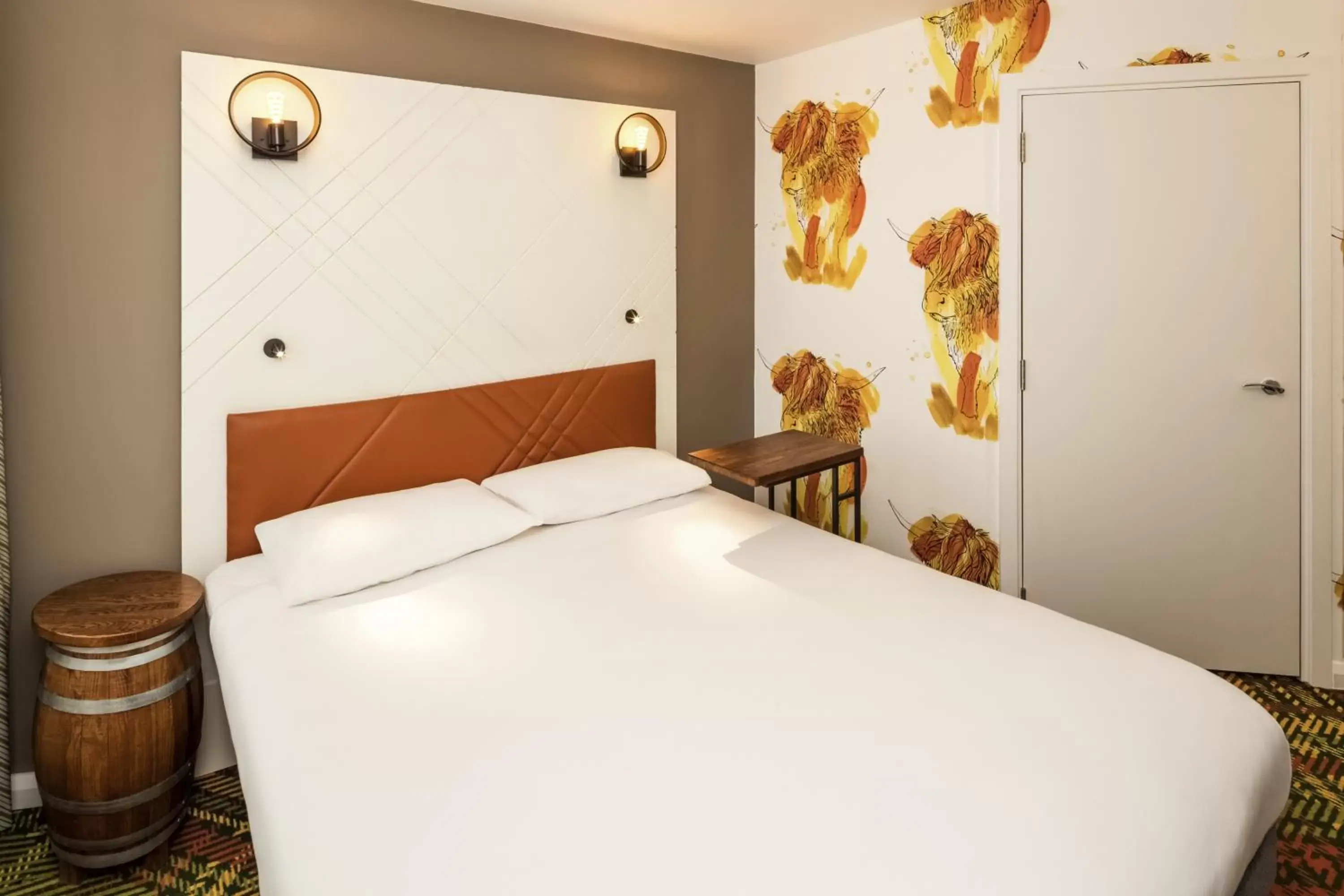 Bedroom, Bed in ibis Styles Edinburgh St Andrew Square