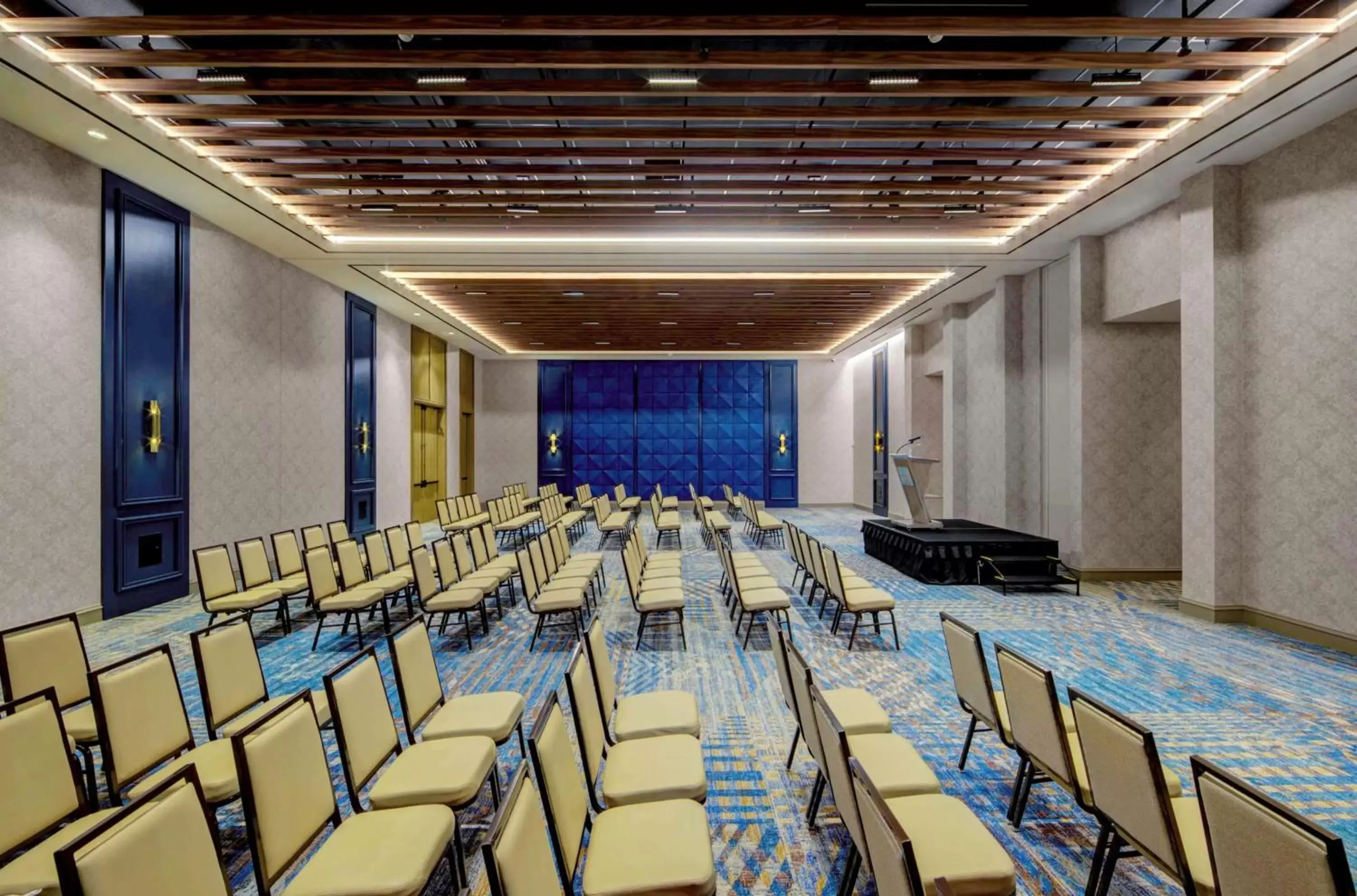 Meeting/conference room in Embassy Suites By Hilton Virginia Beach Oceanfront Resort