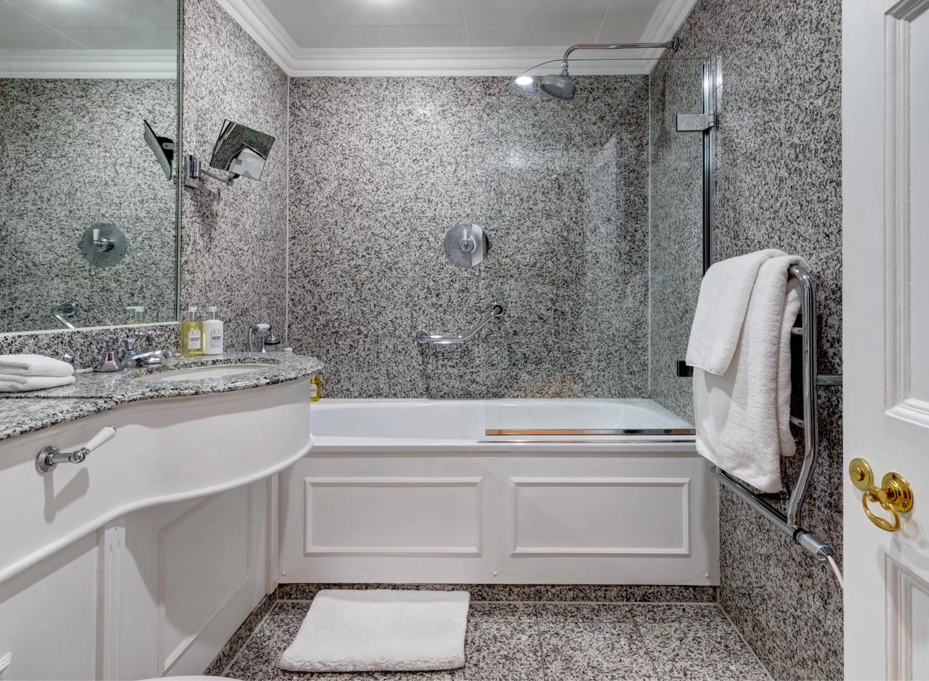 Bathroom in Dukes London