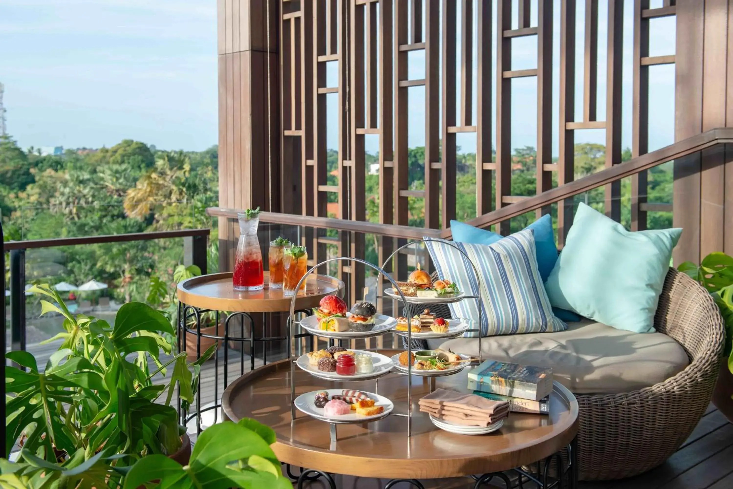 Lounge or bar in Mövenpick Resort & Spa Jimbaran Bali