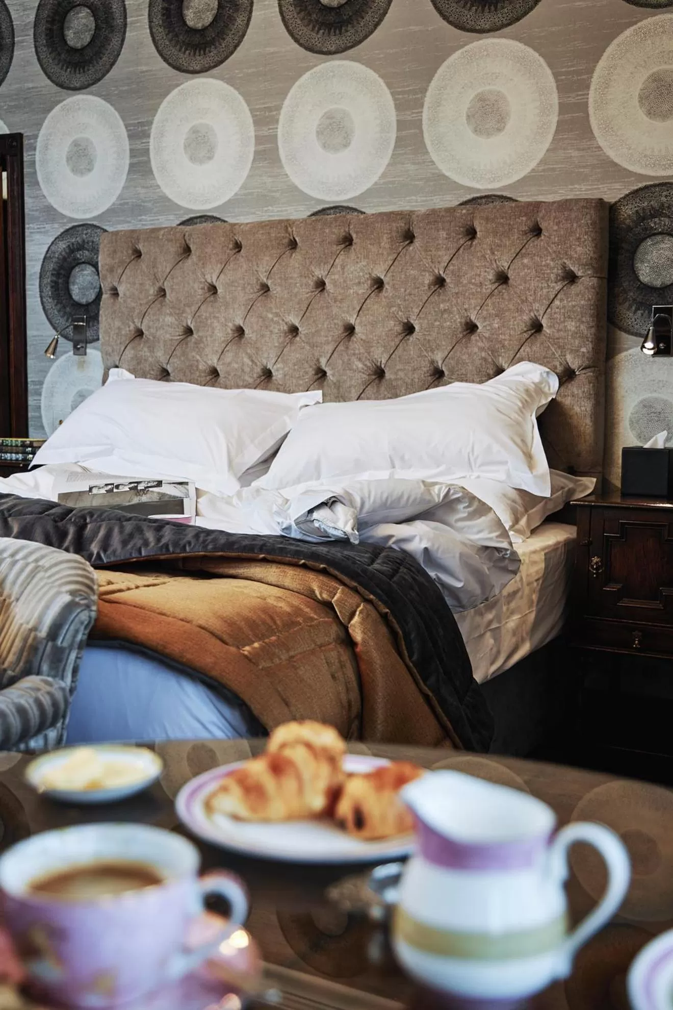 Food and drinks, Bed in Great Fosters - Near Windsor