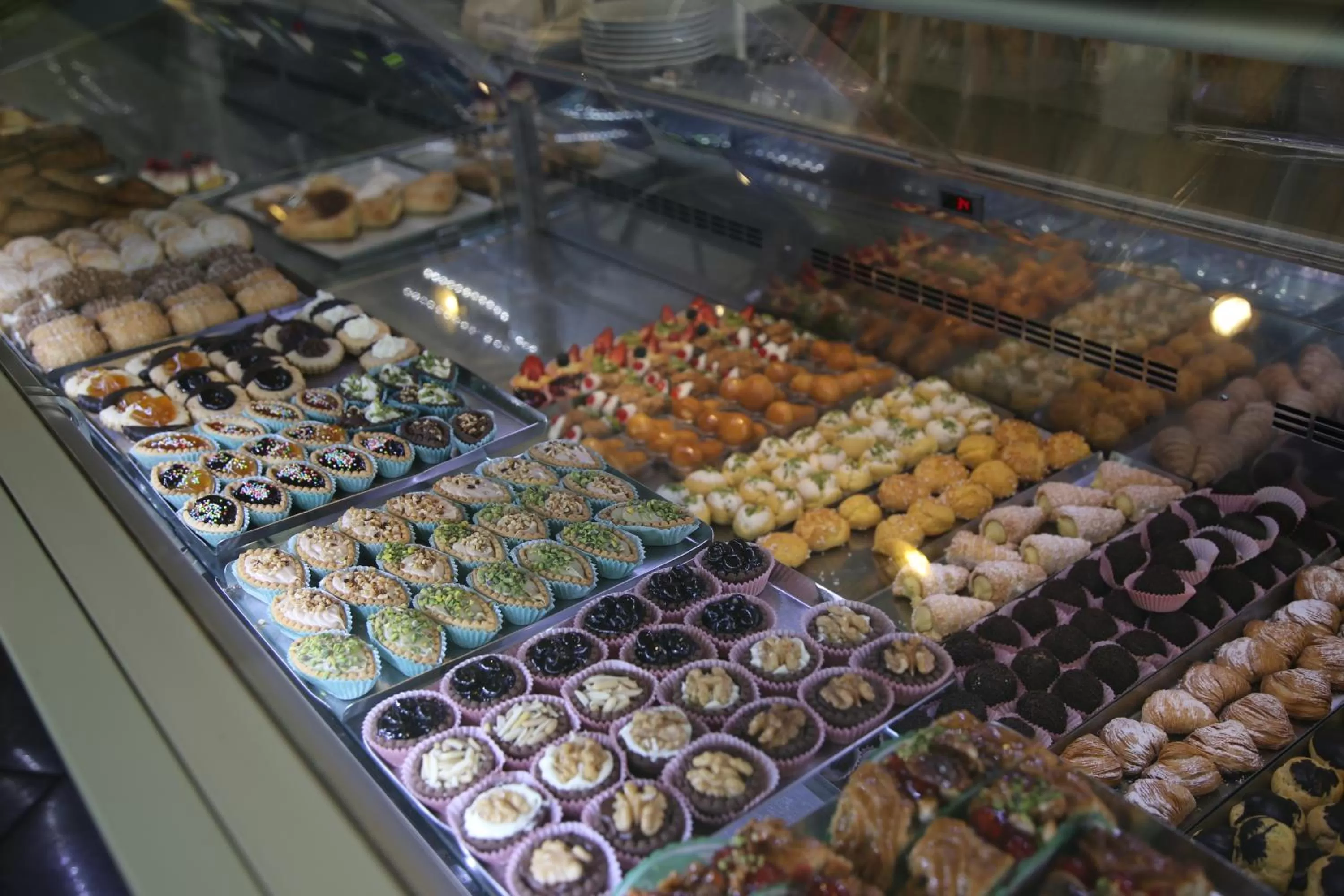 Food and drinks in Biancorèroma B&B