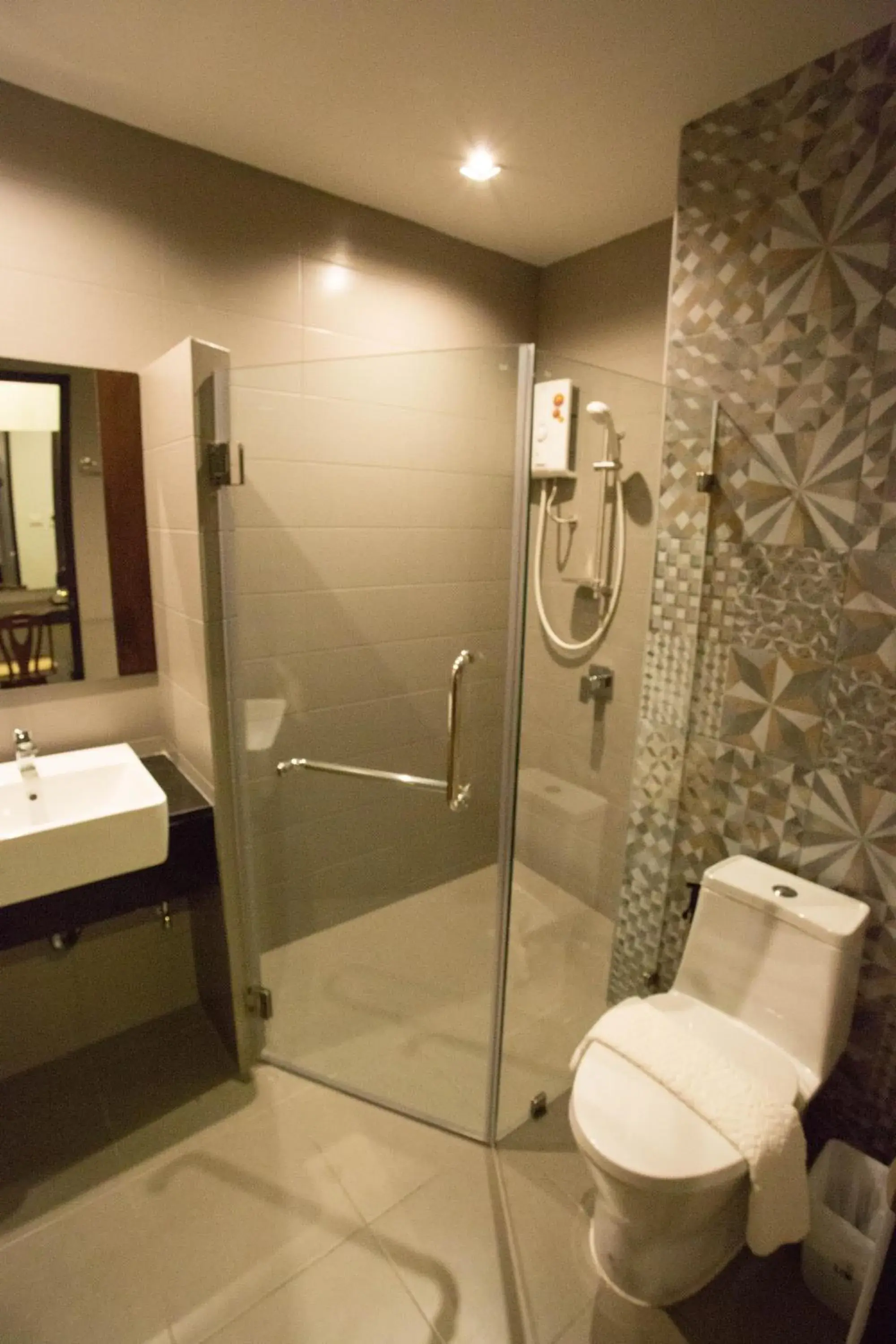 Bathroom in Aziss Boutique Hotel (SHA Extra Plus)