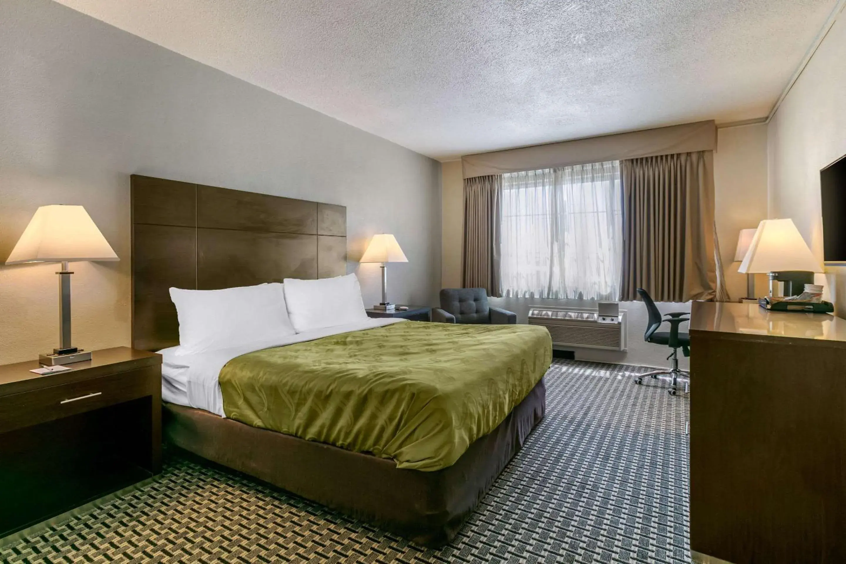 Photo of the whole room, Bed in Quality Inn Rawlins I-80 Photo of the whole room, Bed in Quality Inn Rawlins I-80