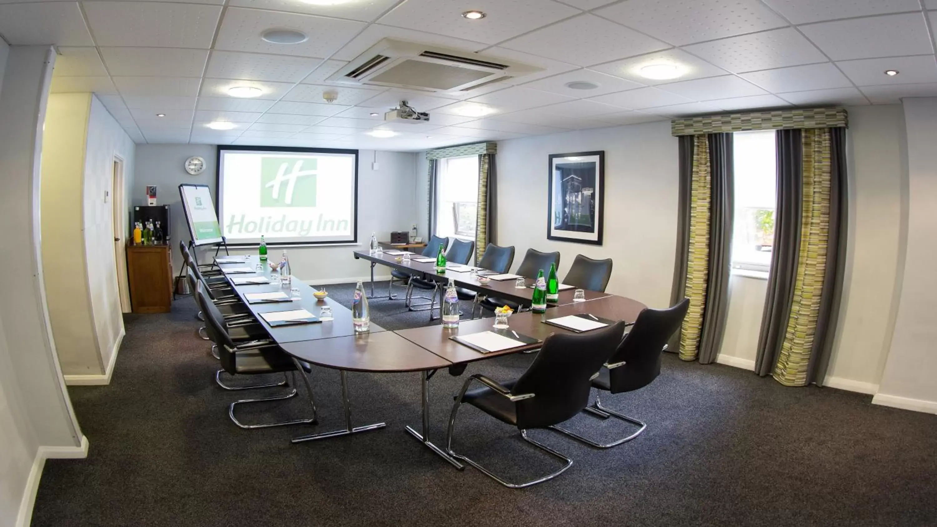 Meeting/conference room in Holiday Inn Nottingham, an IHG Hotel