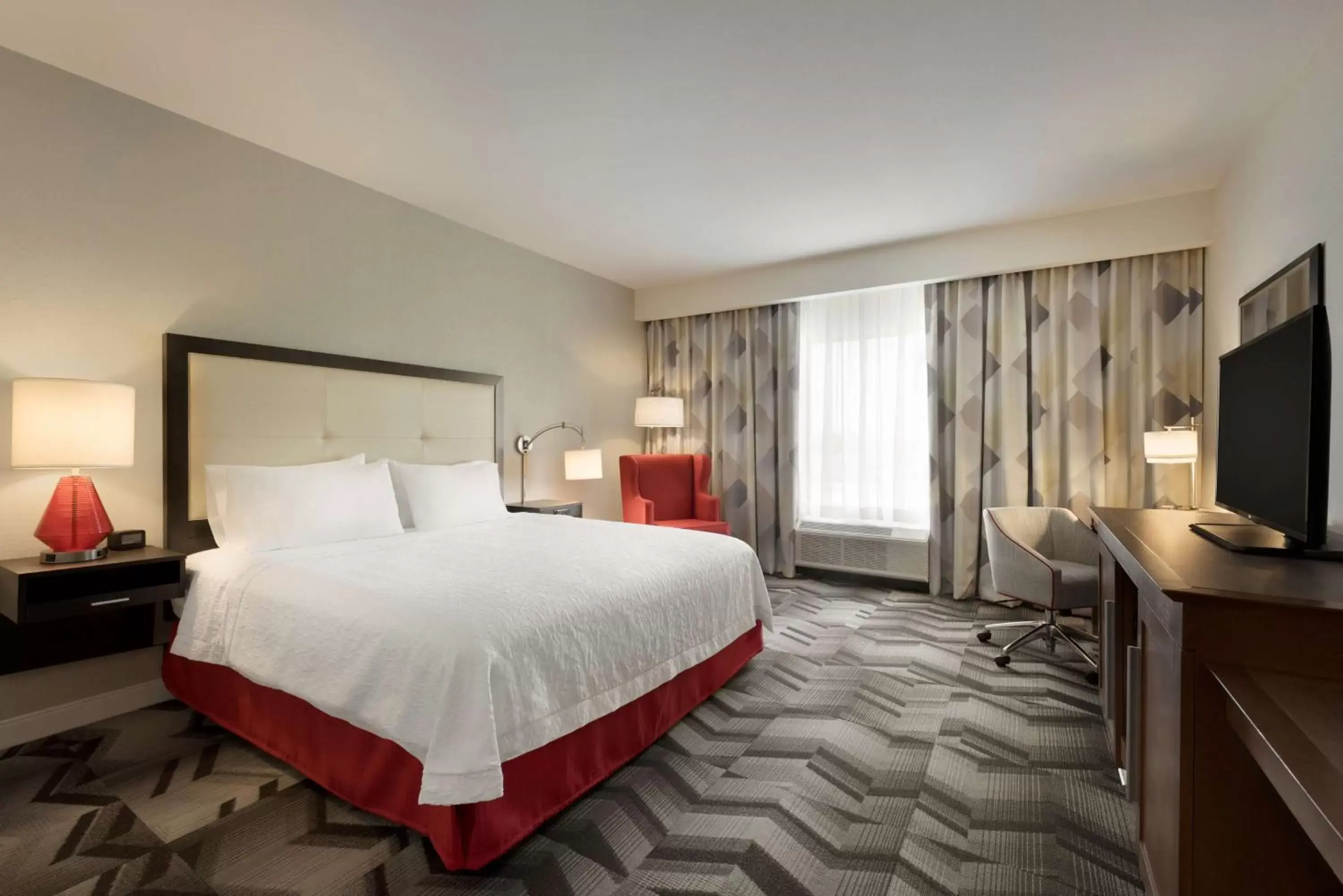 Bed in Hampton Inn by Hilton Spring Hill, TN