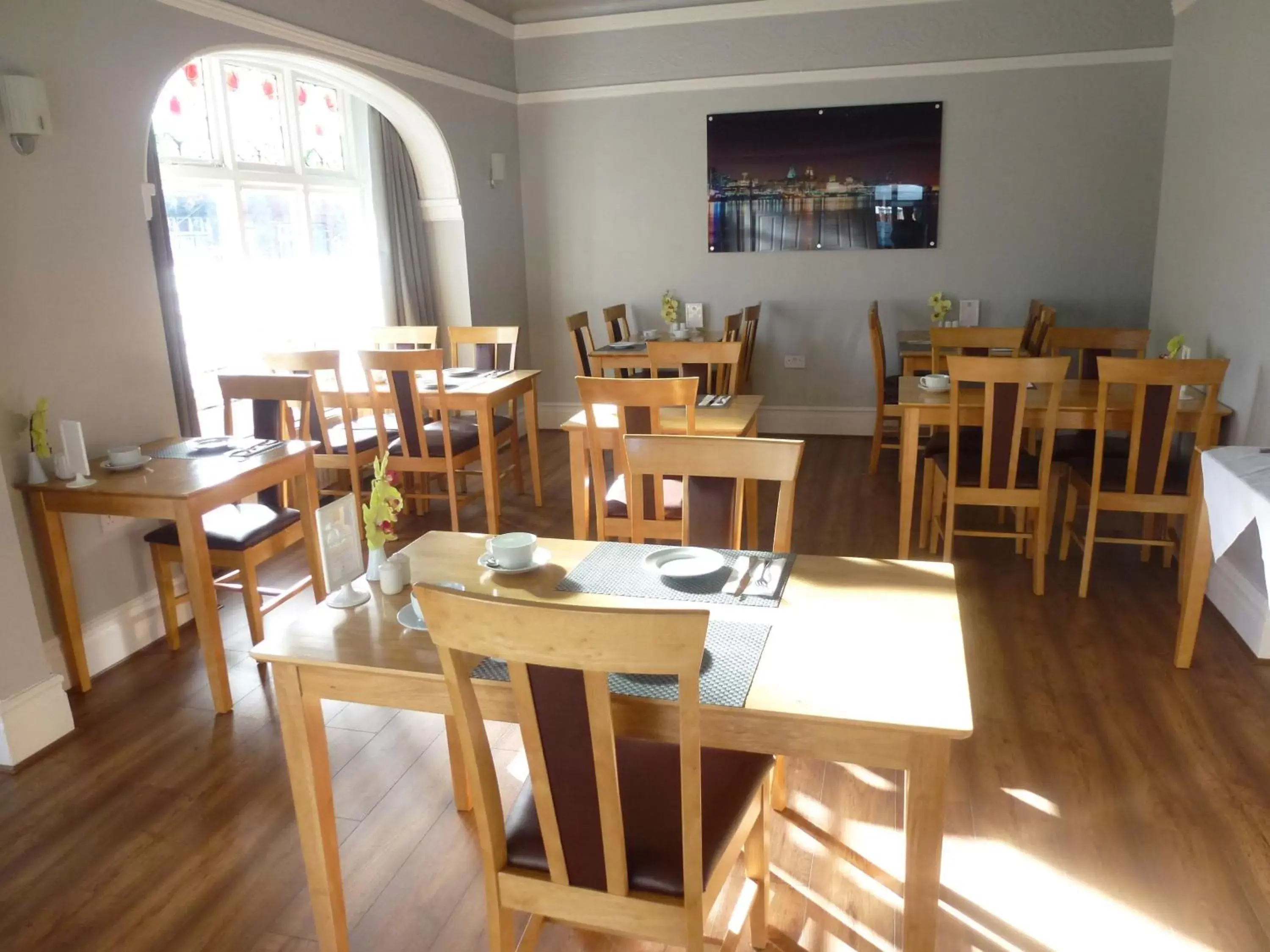 Restaurant/Places to Eat in Orrell Park Hotel