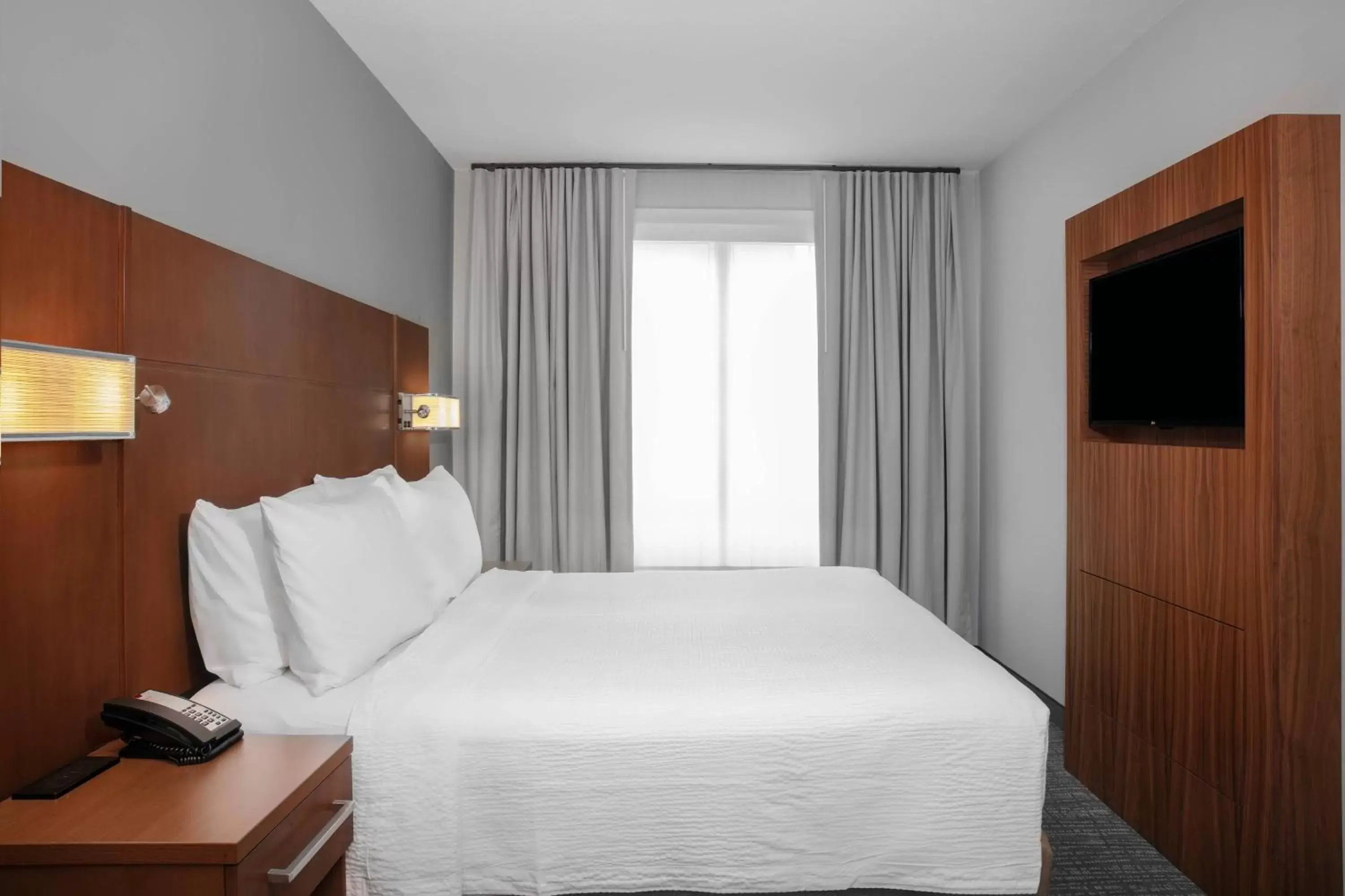 Bedroom, Bed in Residence Inn by Marriott Norwalk