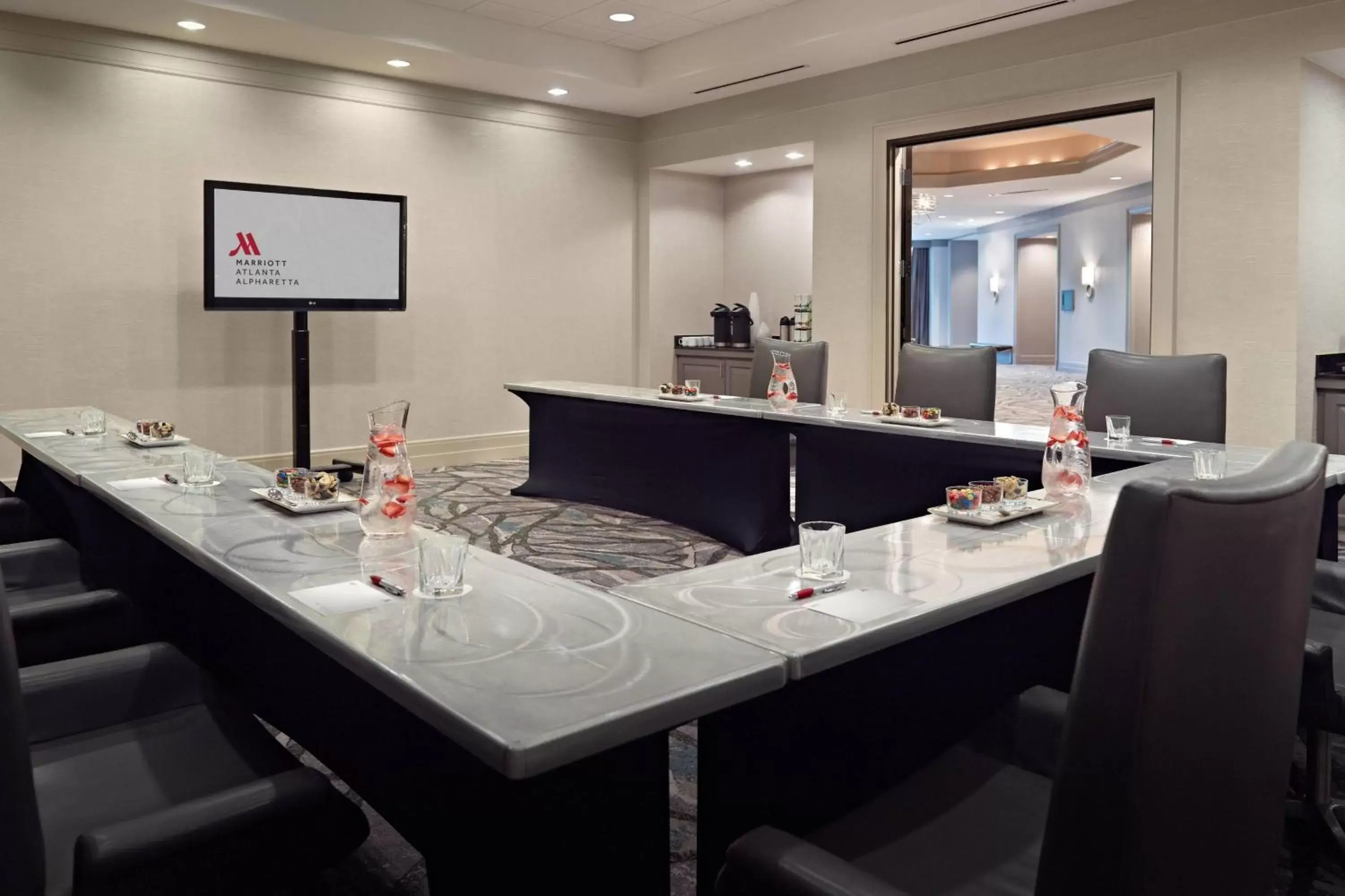 Meeting/conference room, Restaurant/Places to Eat in Atlanta Marriott Alpharetta
