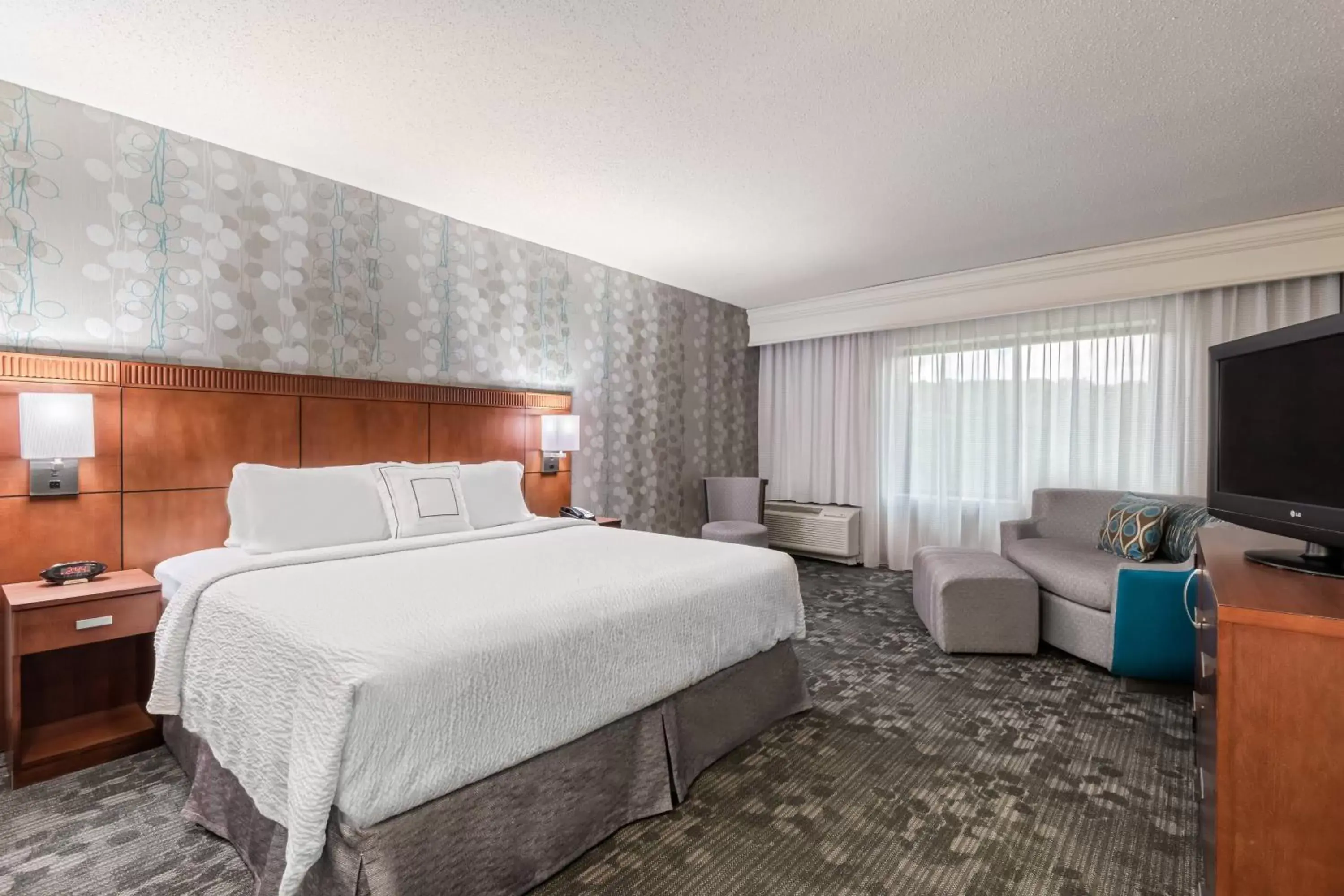 Bedroom, Bed in Courtyard by Marriott Providence Lincoln