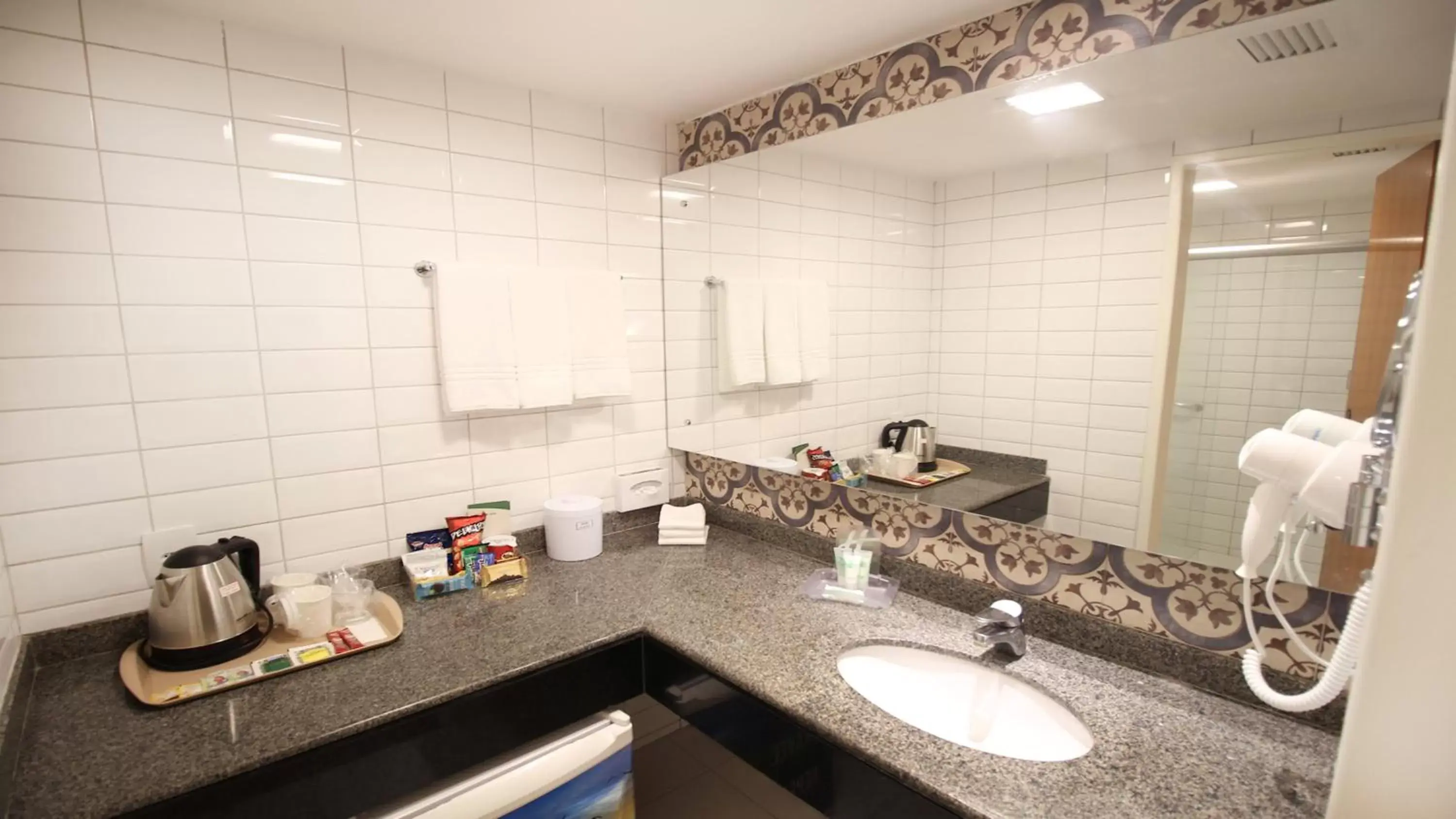 Bedroom, Bathroom in Holiday Inn Fortaleza, an IHG Hotel