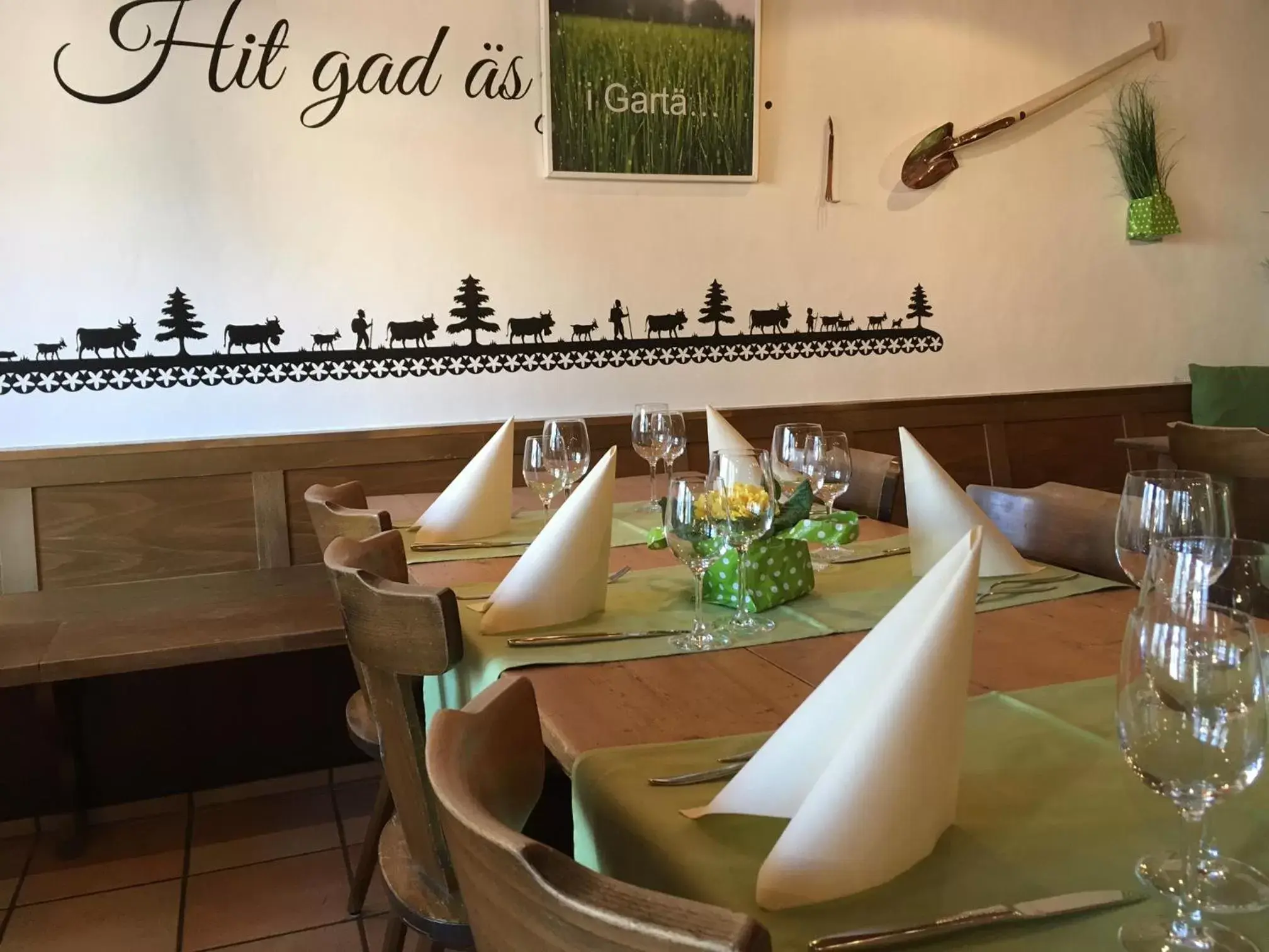 Restaurant/Places to Eat in Landgasthof Schlüssel Alpnach