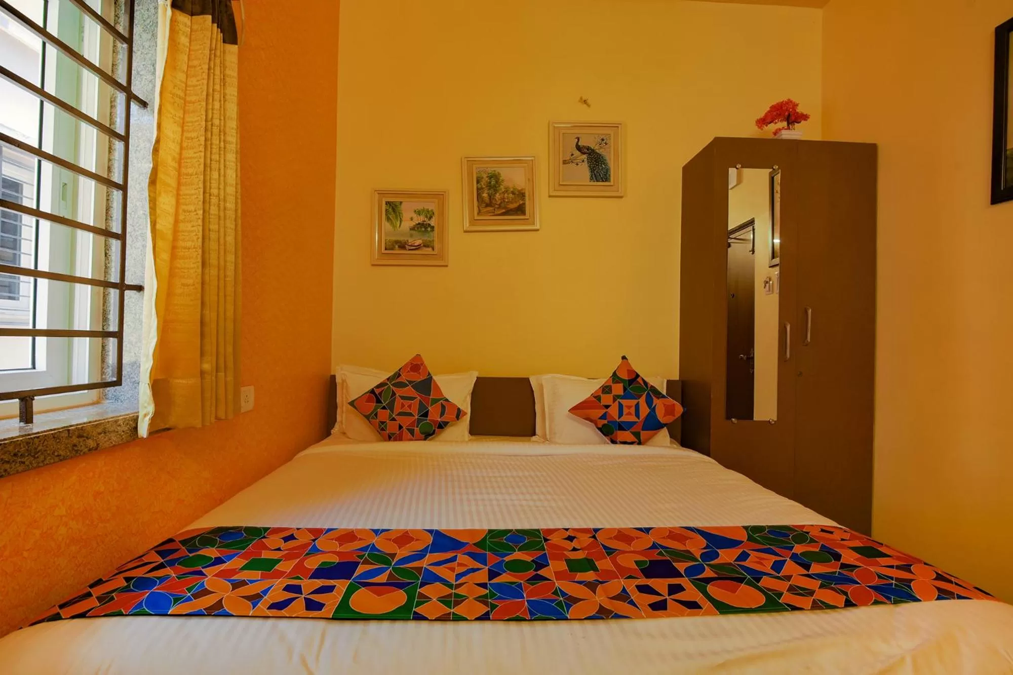 Bed in FabHotel Vijaylakshmi Stay Inn - Nr Chennai International Airport