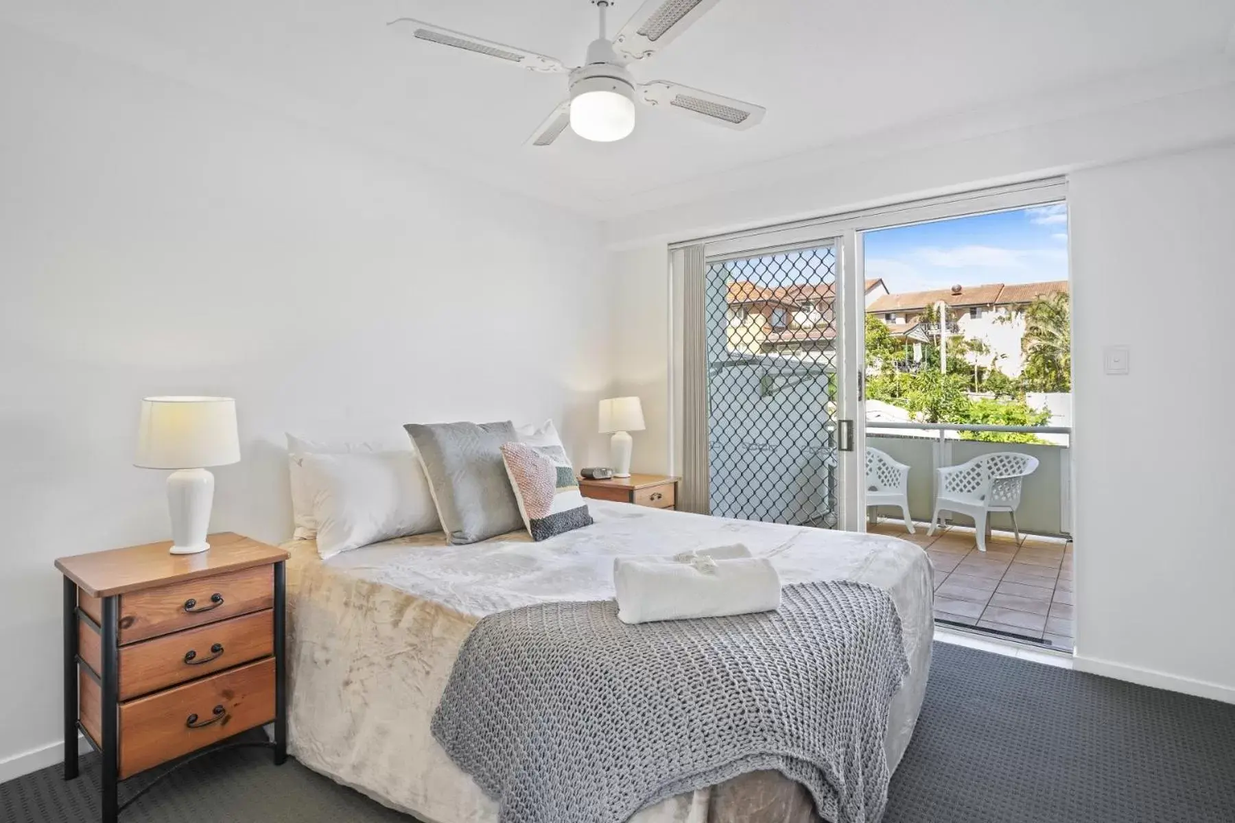 Bed in Kirra Palms Holiday Apartments