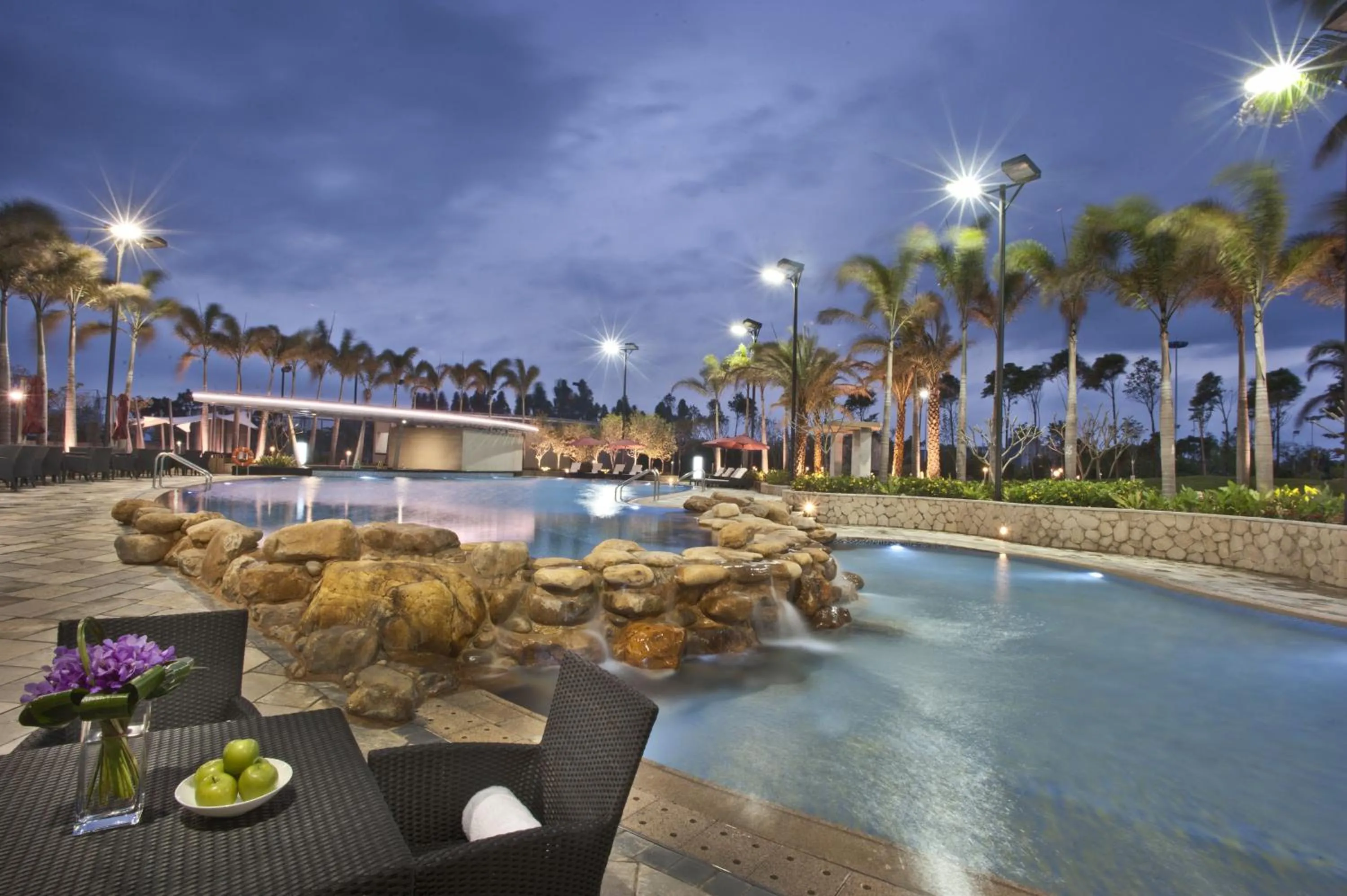 Swimming pool in Crowne Plaza Huizhou by IHG