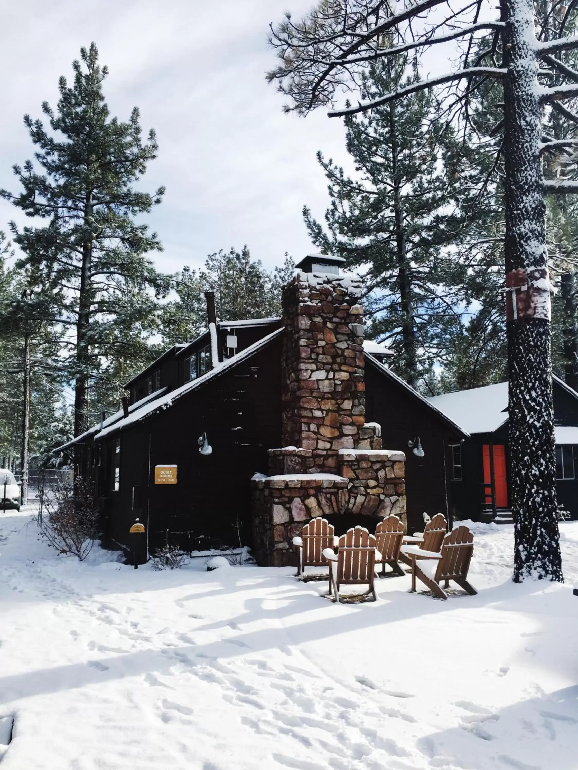 Property building, Winter in Noon Lodge