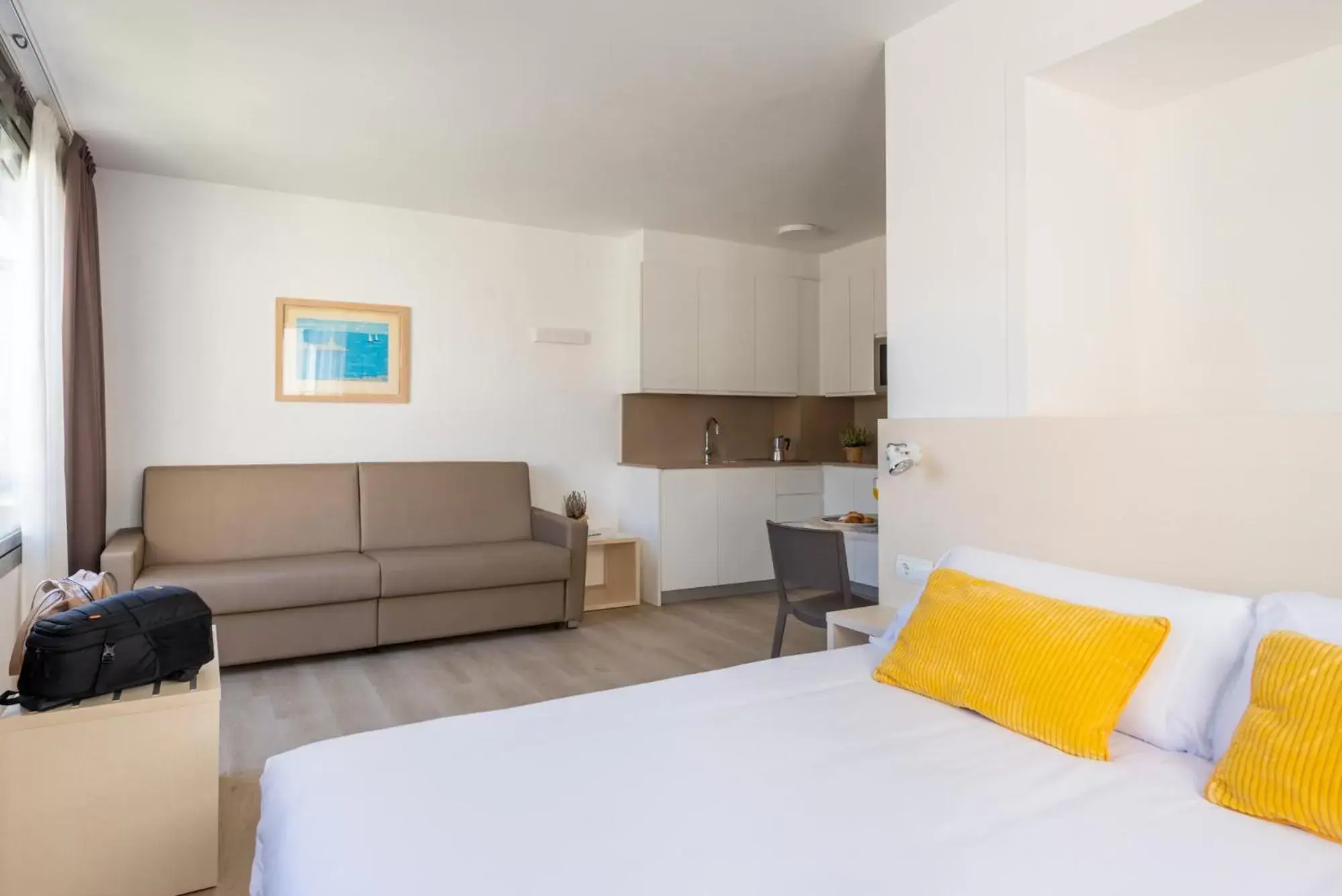 Photo of the whole room, Bed in Atenea Park Suites & Apartments Photo of the whole room, Bed in Atenea Park Suites & Apartments