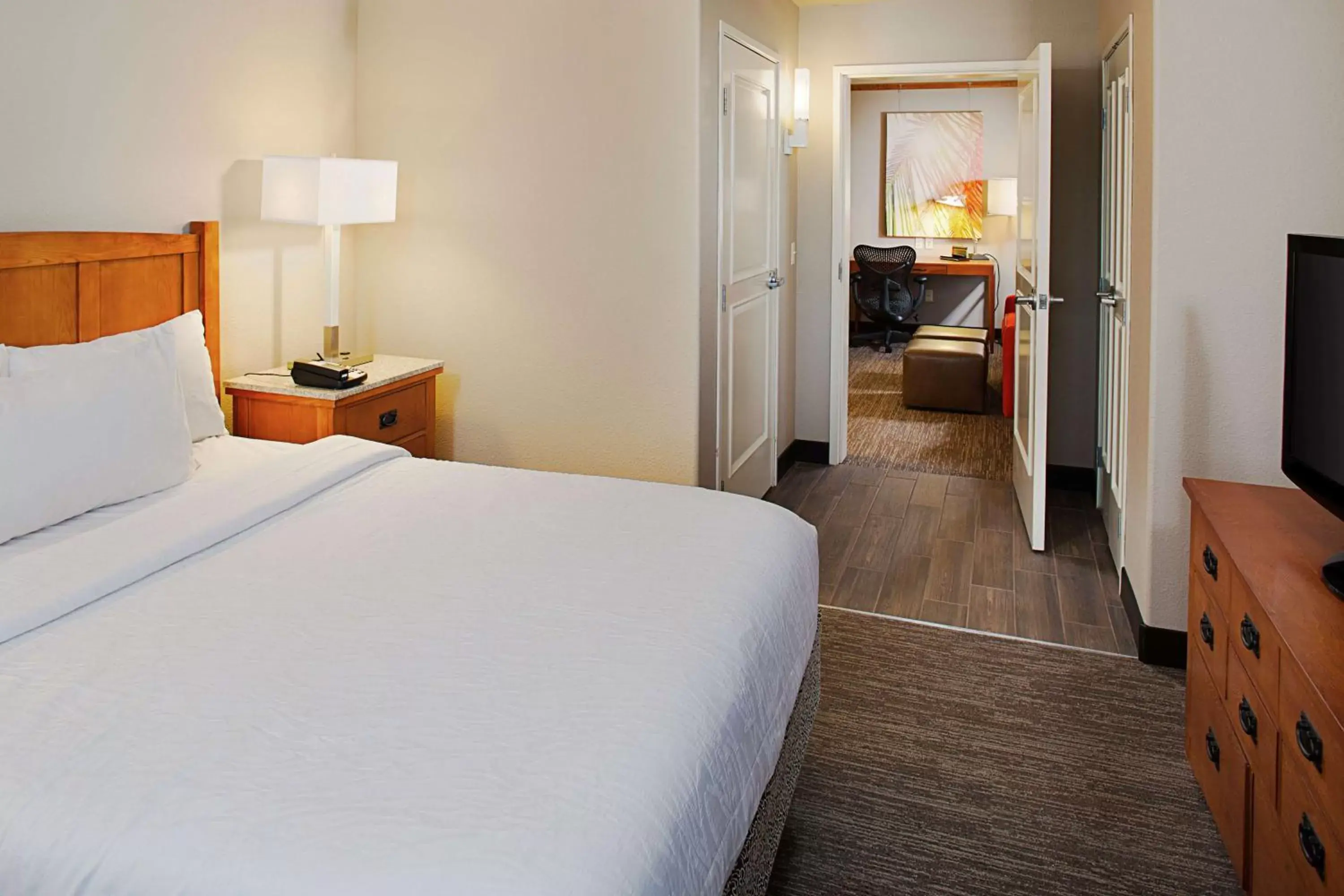 Bedroom, Bed in Hilton Garden Inn San Luis Obispo/Pismo Beach