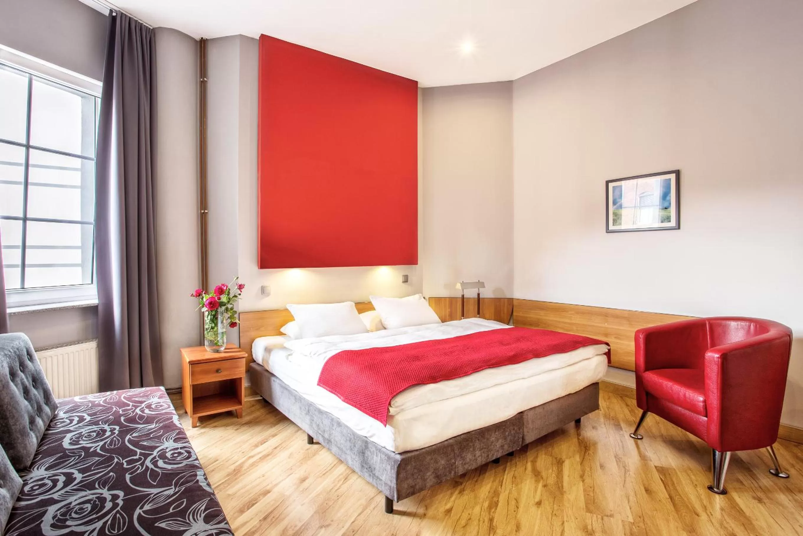 Photo of the whole room, Bed in Grand Boutique Hotel - dawny Hotel Kaliski Ratuszowy