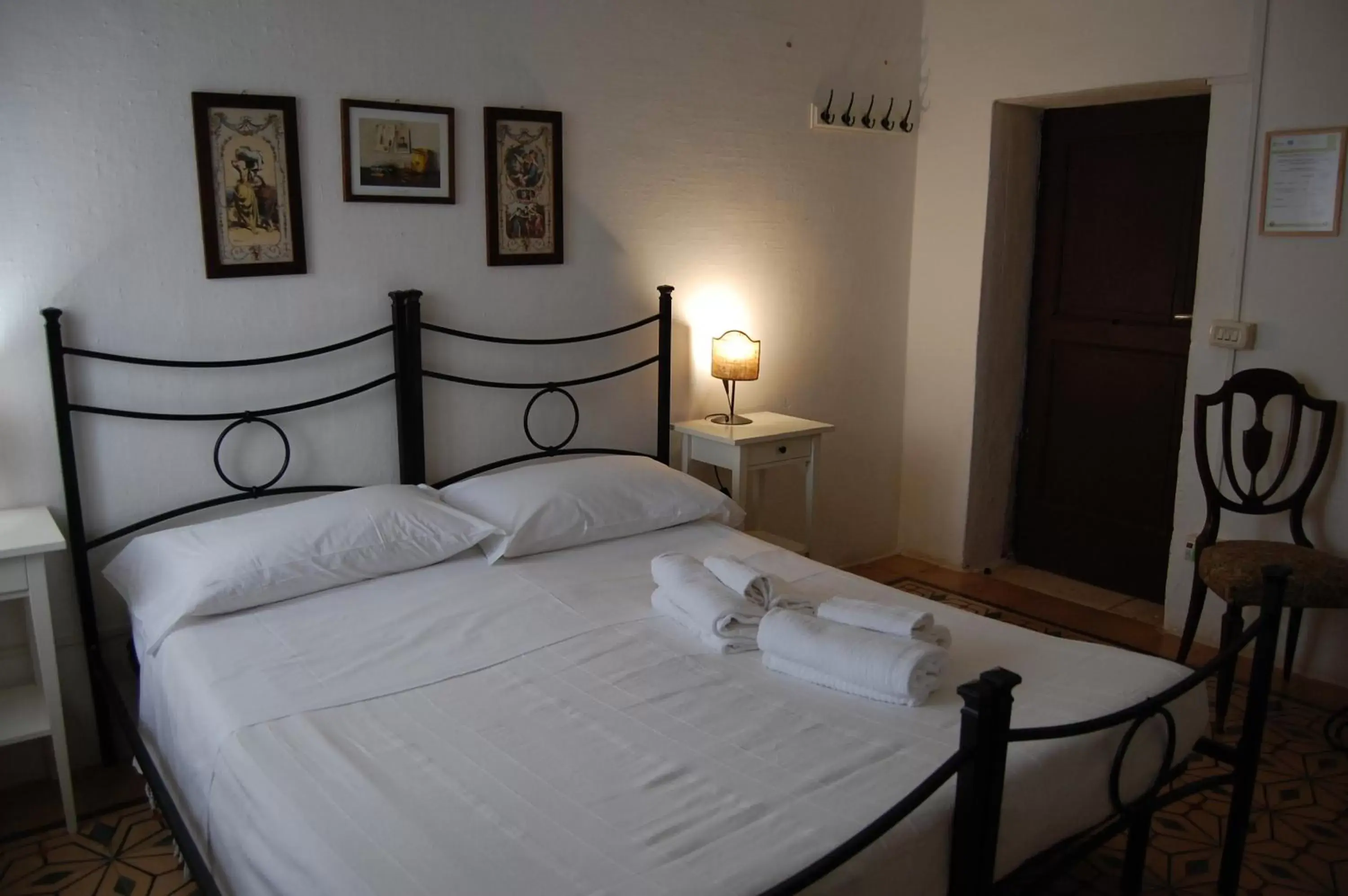 Photo of the whole room, Bed in B&B Masseria Santanna