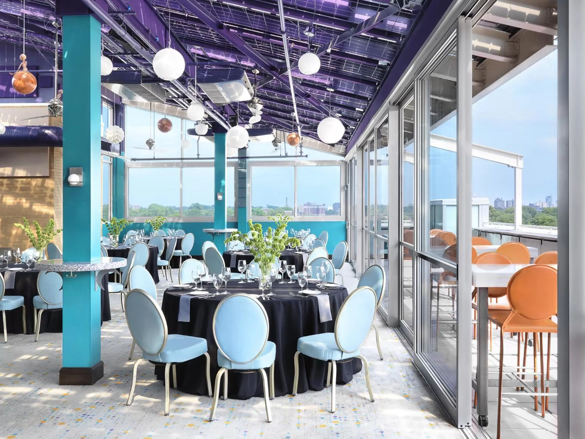 Restaurant/places to eat in The Moonrise Hotel