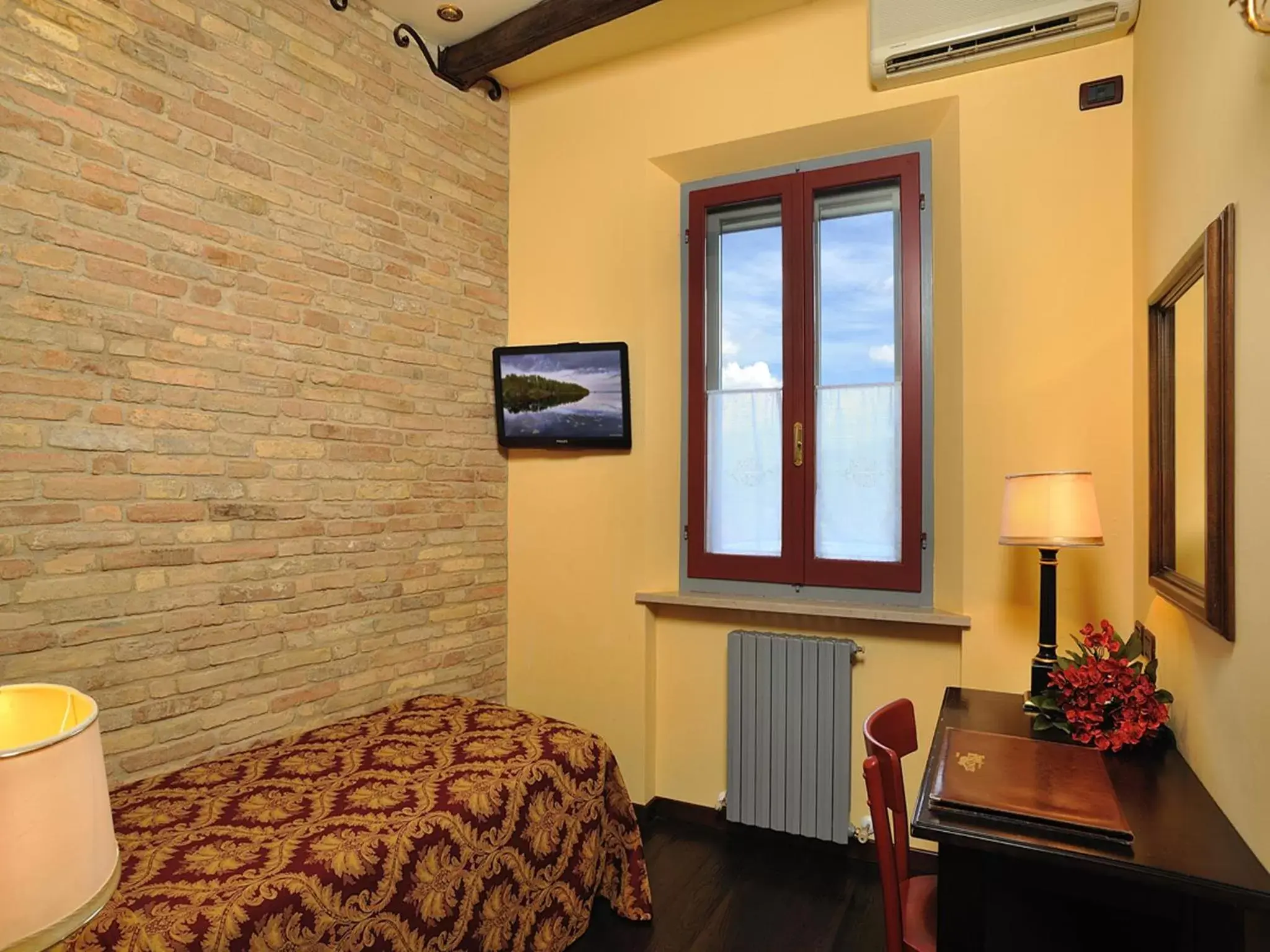 TV and multimedia in Hotel Bonconte