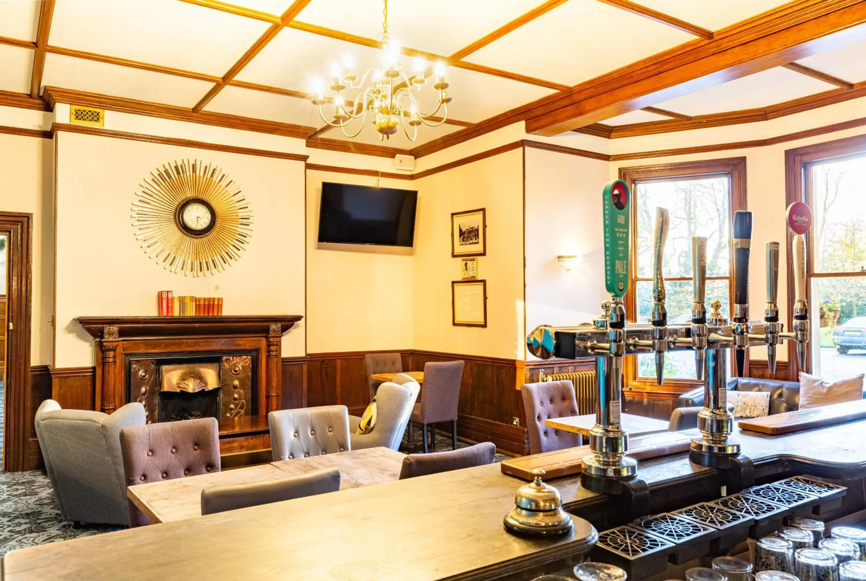 Lounge or bar in Woodland Manor Hotel