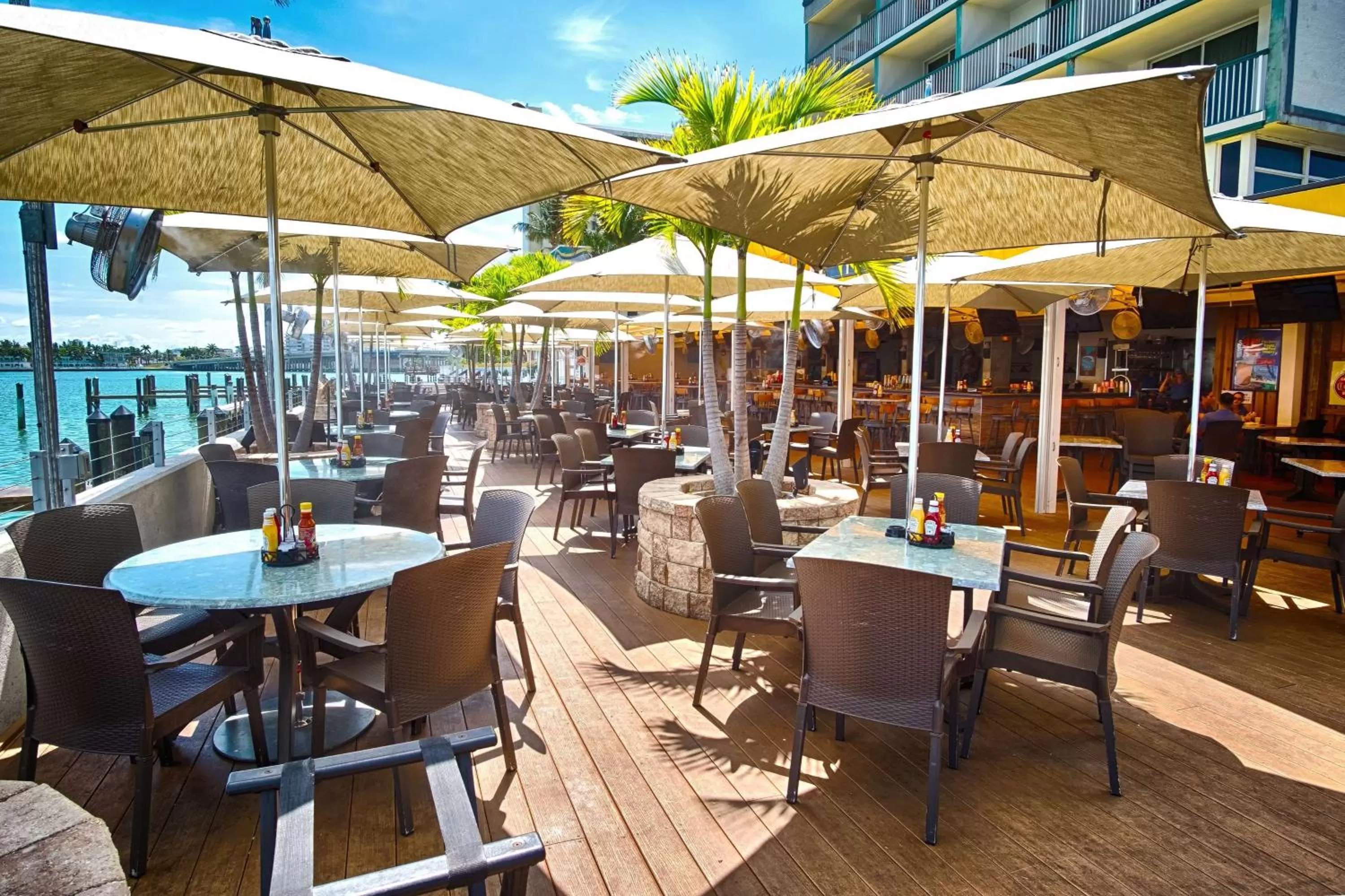 Restaurant/Places to Eat in Best Western On The Bay Inn & Marina