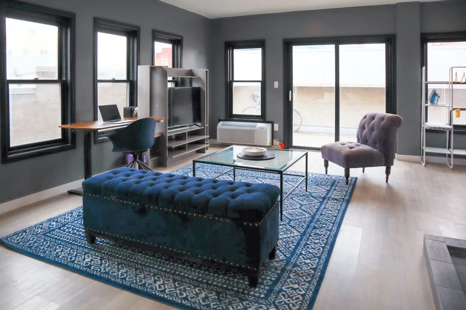 TV and multimedia in Good Hotels Downtown Denver