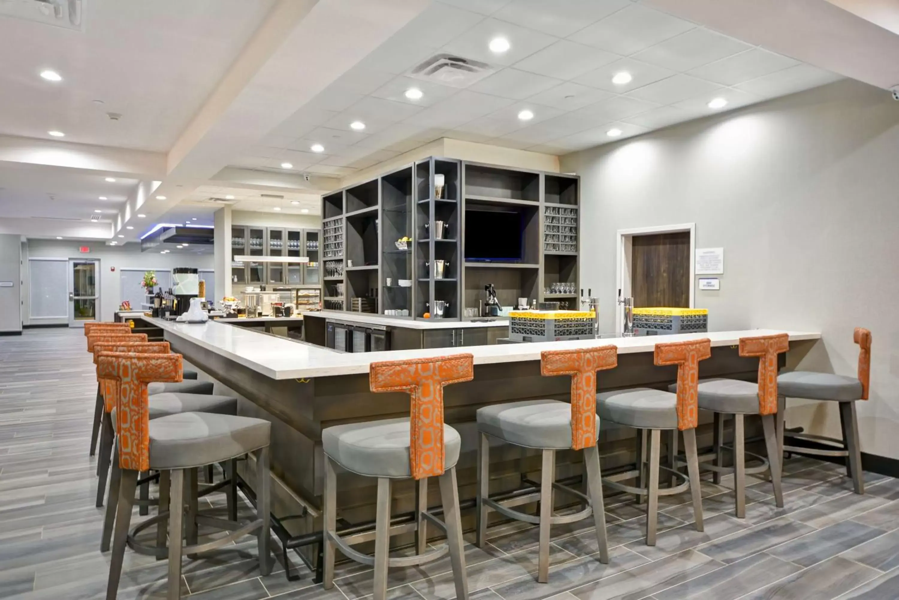 Lounge or bar, Restaurant/Places to Eat in Hilton Garden Inn Tulsa-Broken Arrow, OK