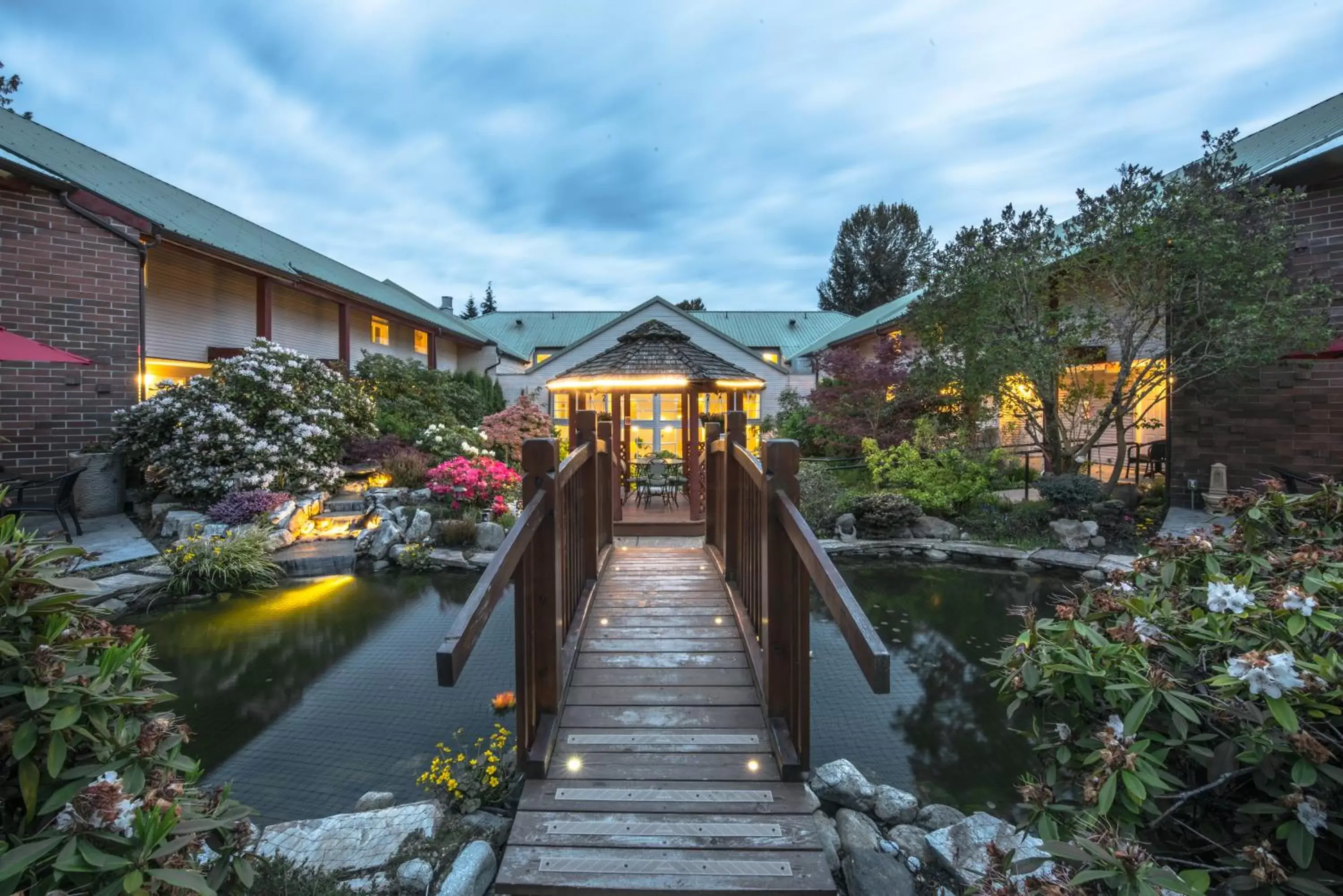 Garden view, Property Building in Gibsons Garden Hotel