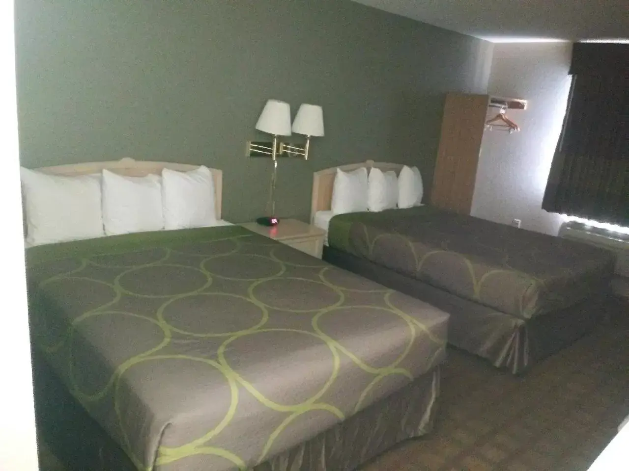 Bed in Super 8 by Wyndham Albuquerque West/Coors Blvd