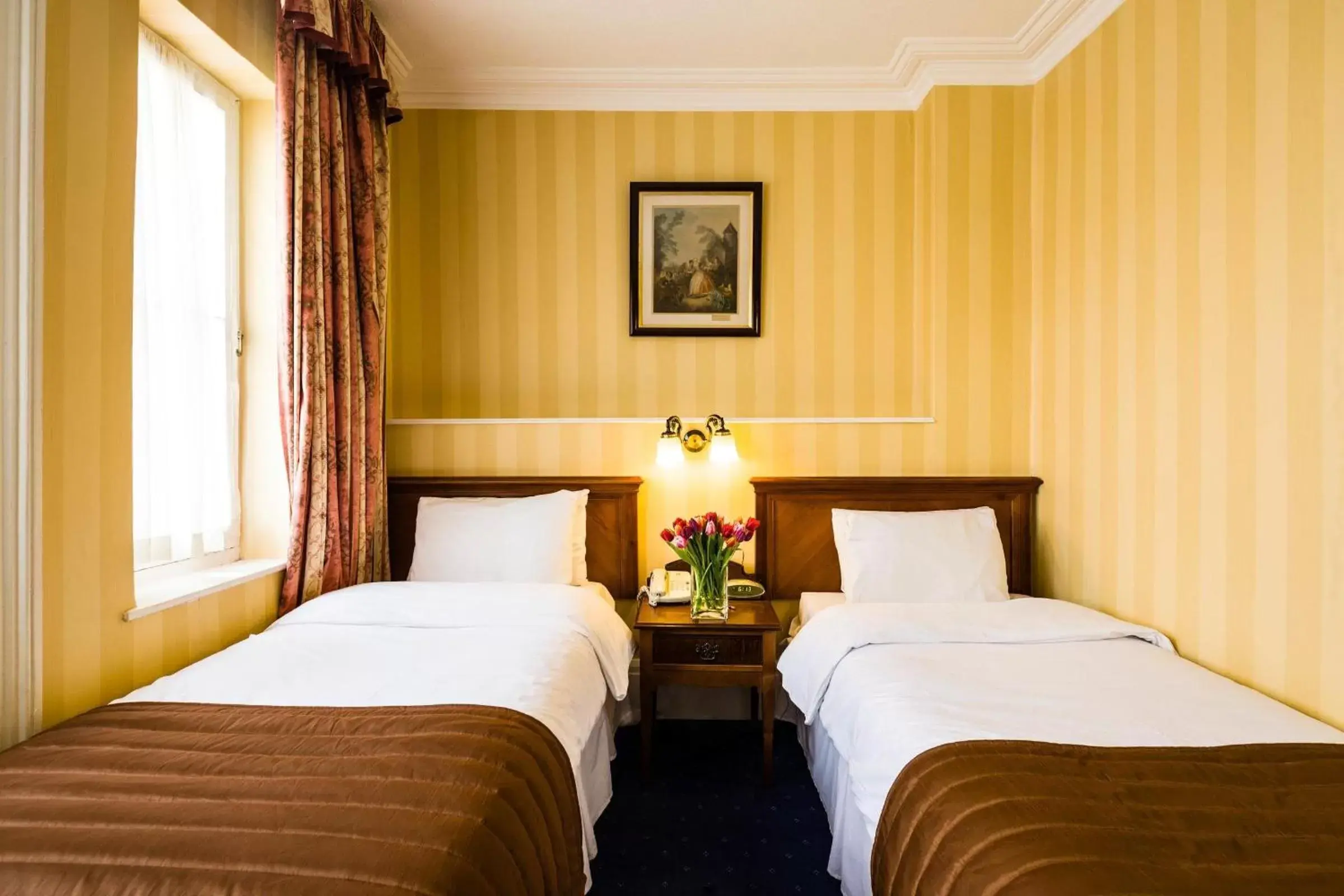 Bedroom, Bed in Best Western Swiss Cottage Hotel