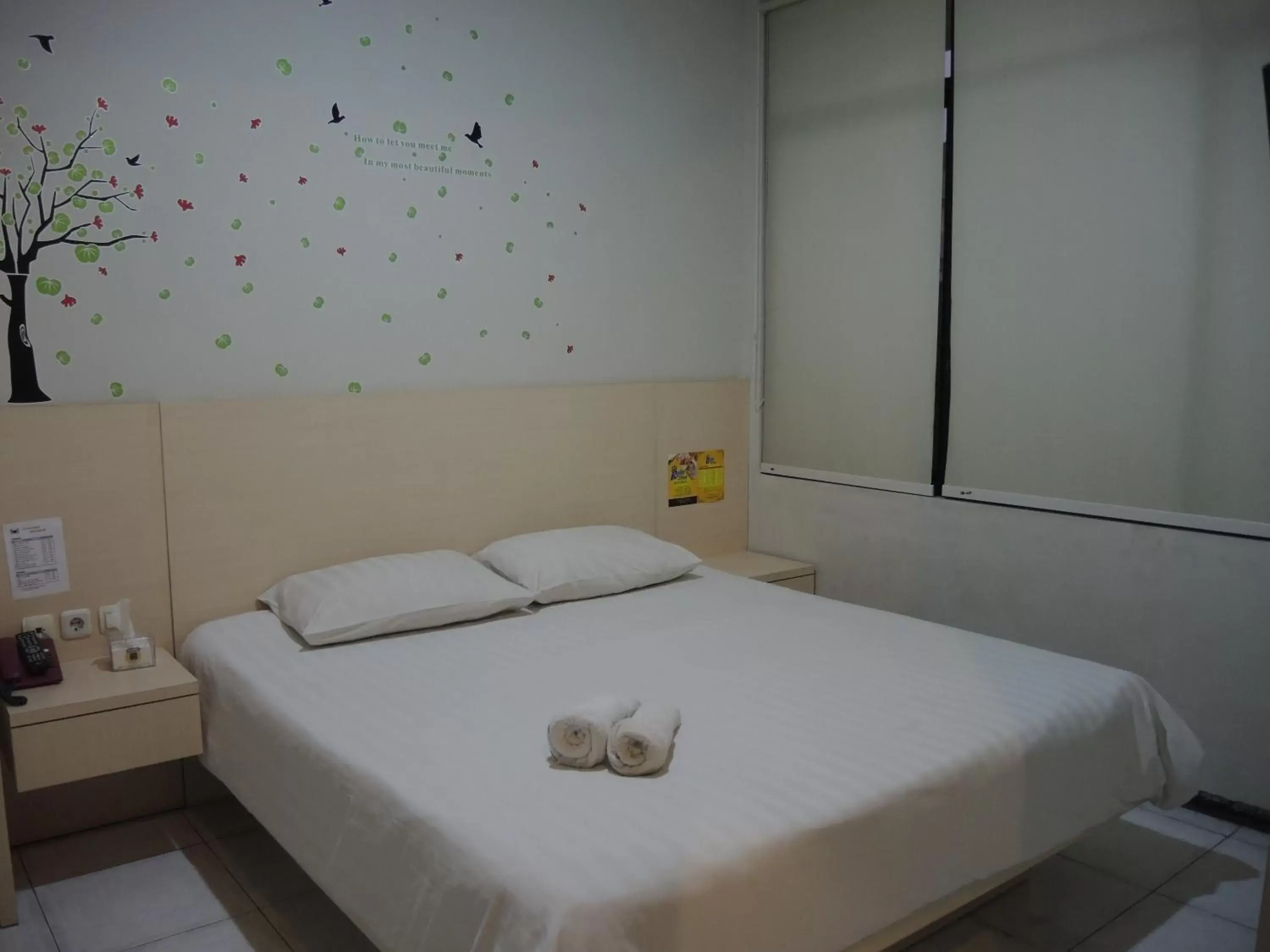 Photo of the whole room, Bed in SWK 95 Hotel