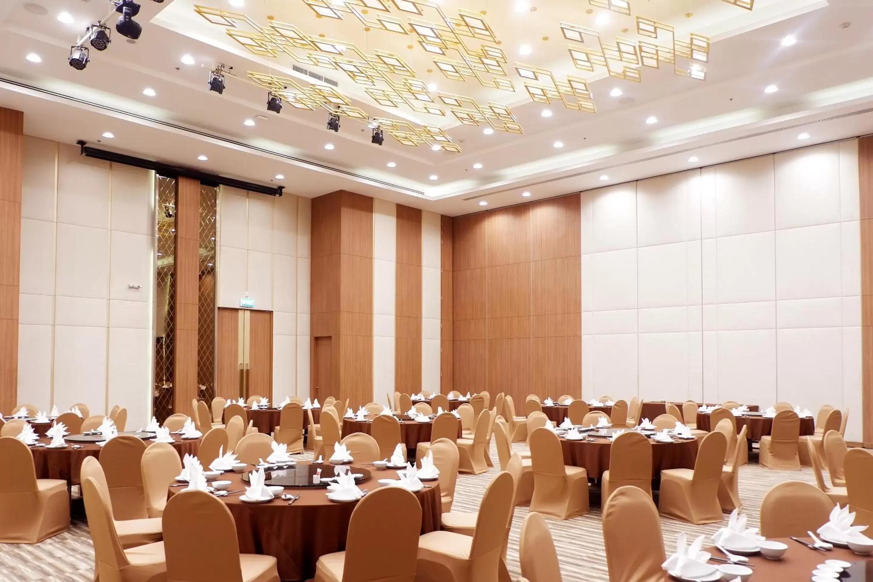 Business facilities, Banquet Facilities in Grand Fortune Hotel Nakhon Si Thammarat