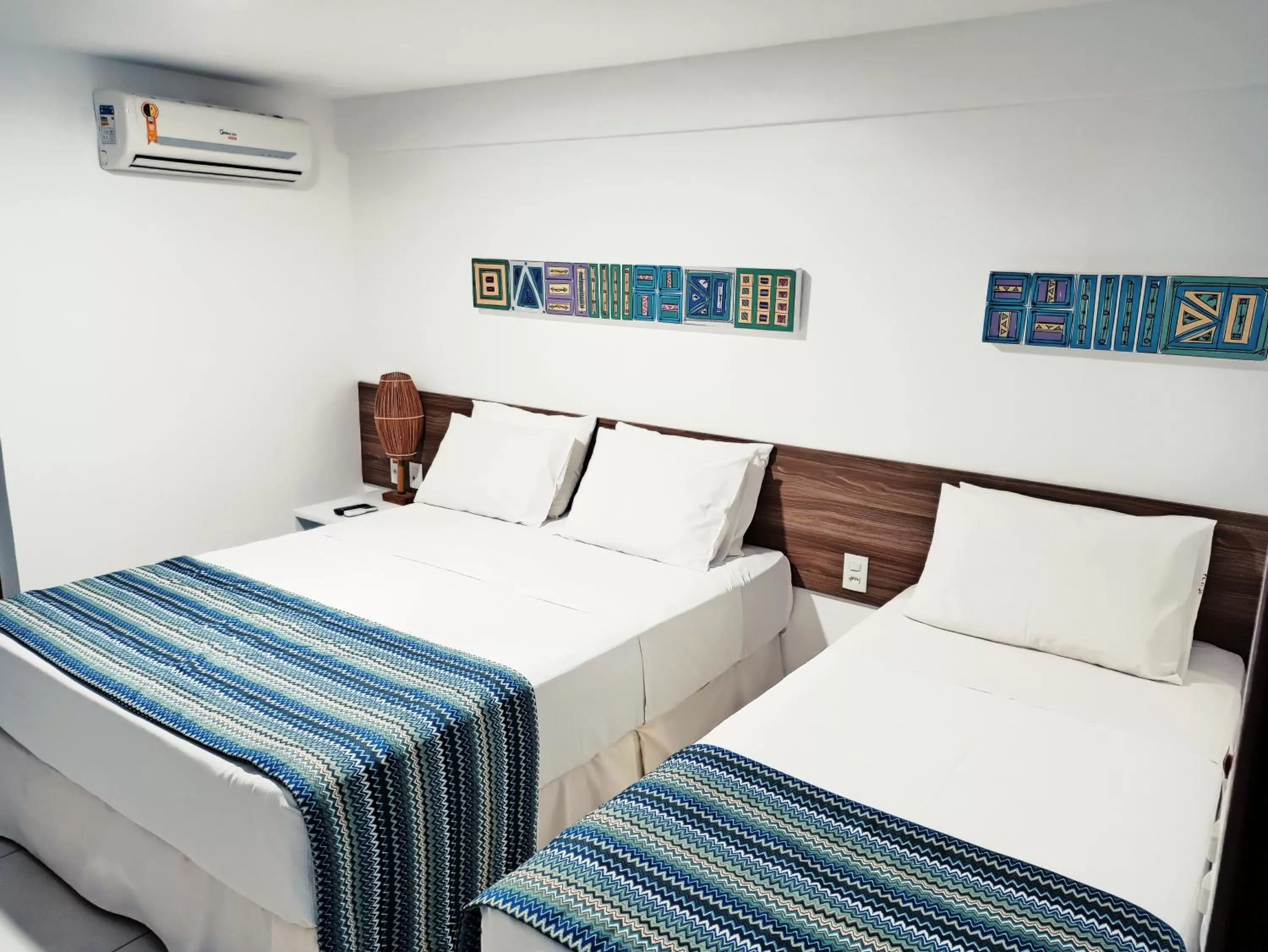 Photo of the whole room, Bed in Slim Pajuçara by Tropicalis