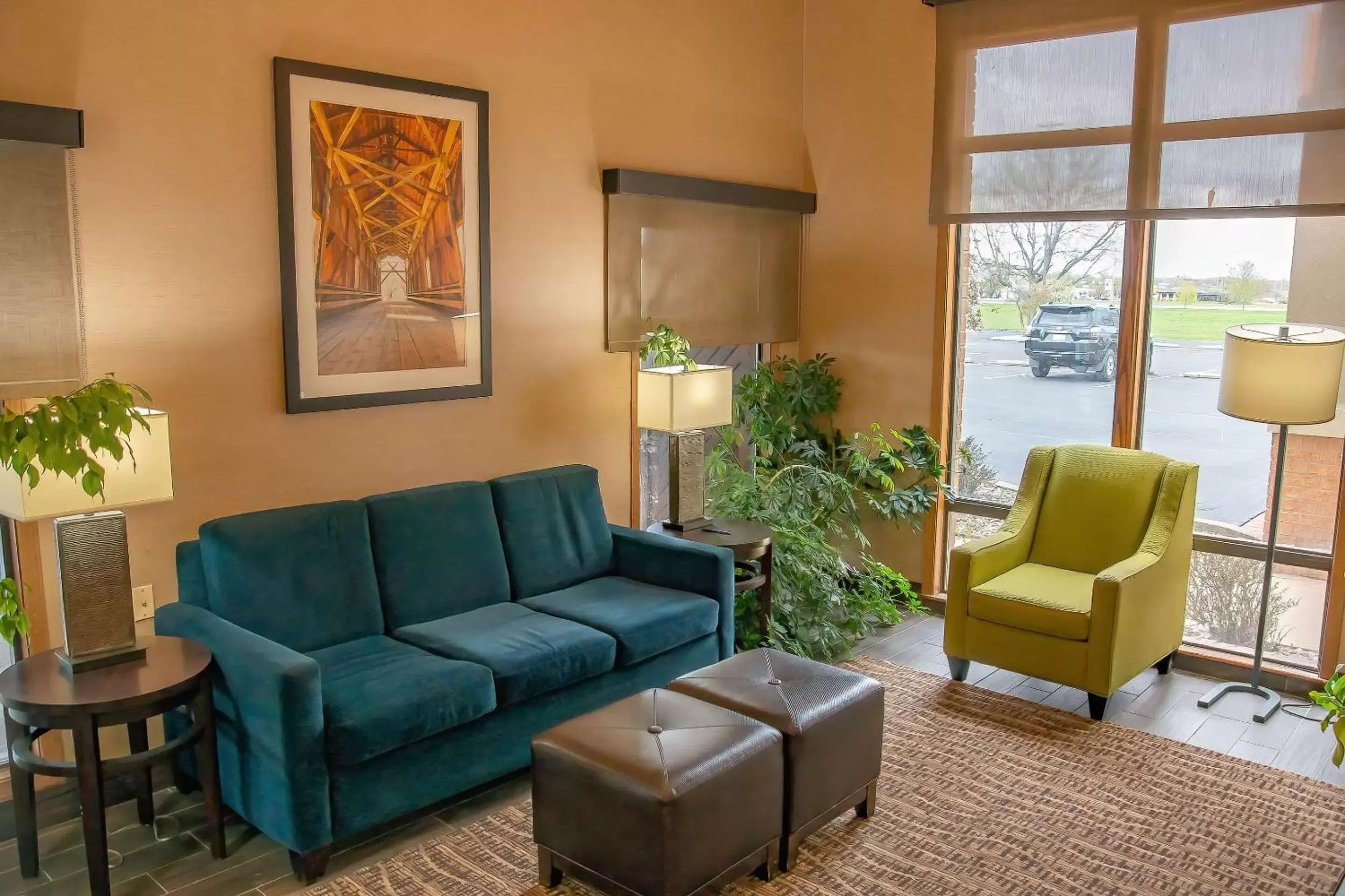 Lobby or reception, Seating Area in Comfort Inn Huntington Near University