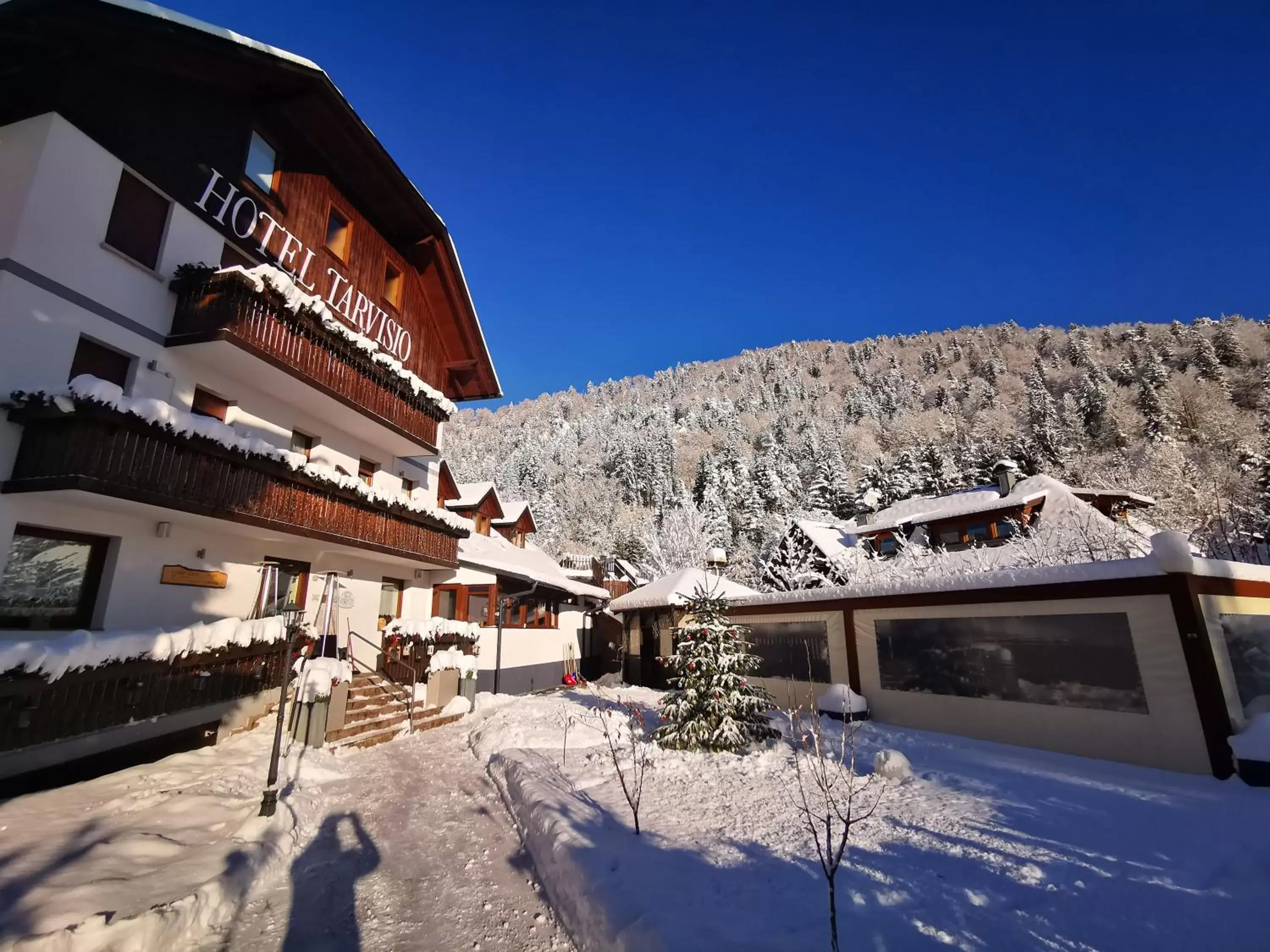 Property building, Winter in Hotel Tarvisio Bike & Ski