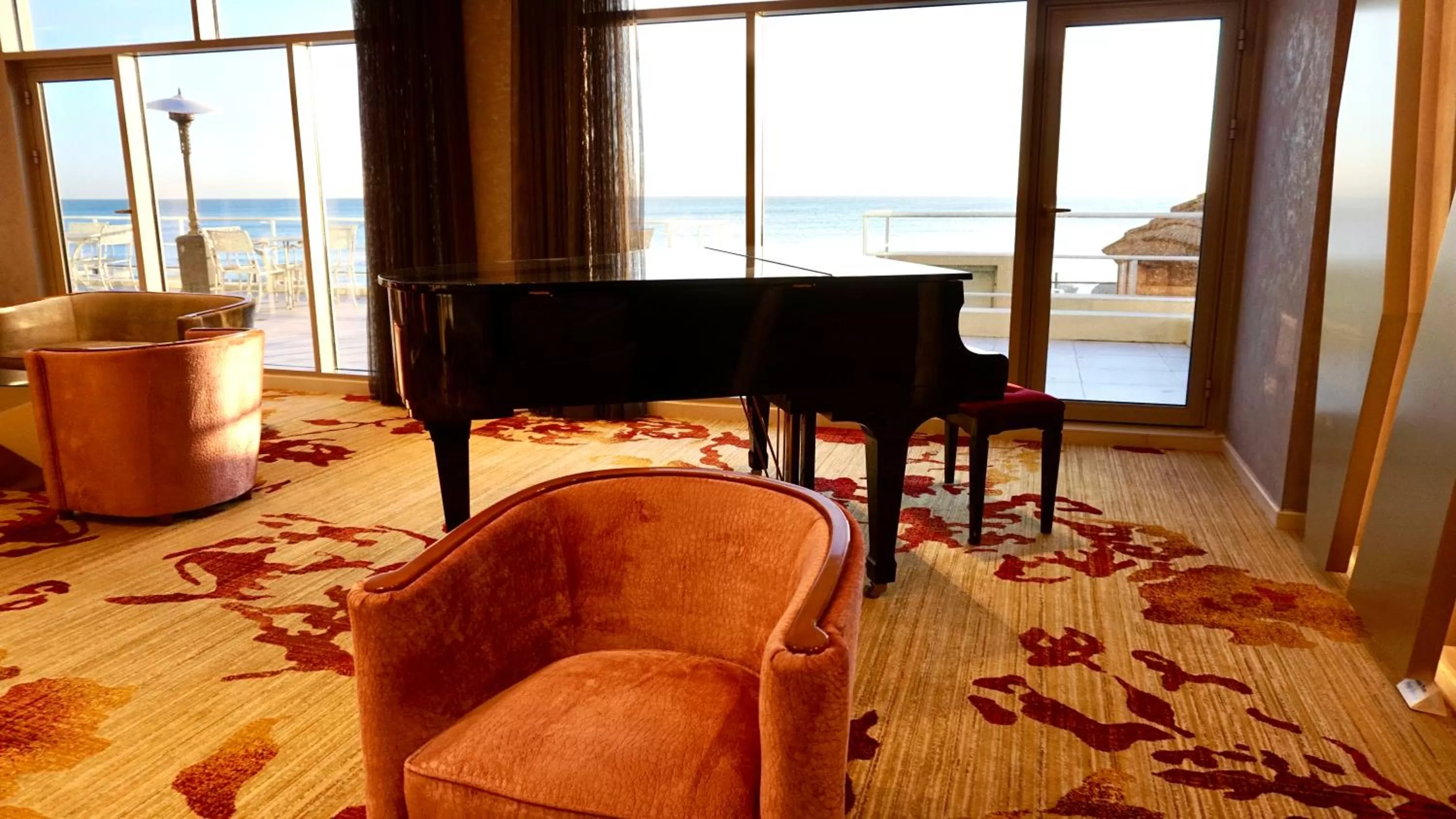 Restaurant/places to eat in Al Kout Beach Hotel