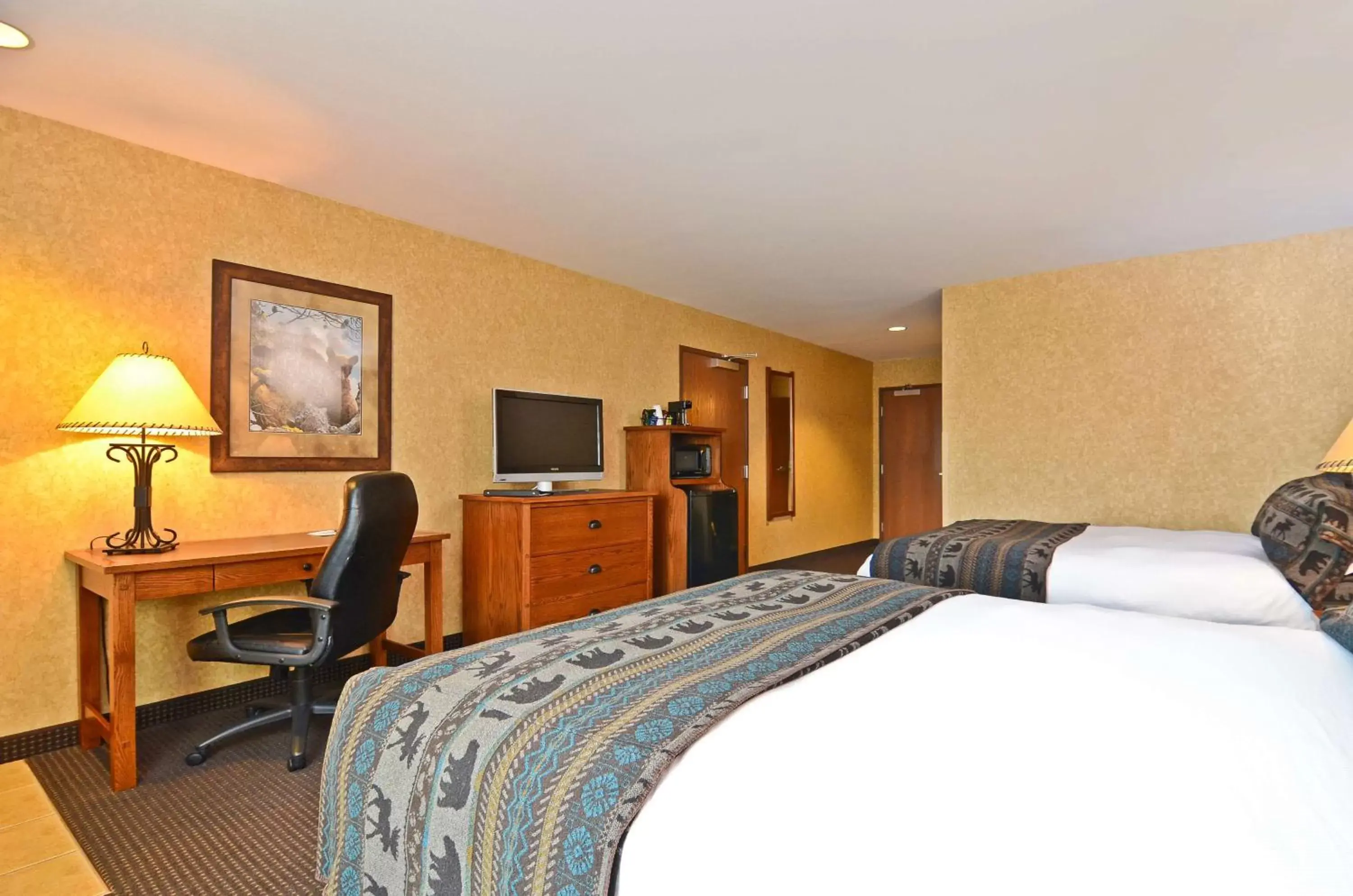 Queen Room with Two Queen Beds - Disability Access/Non-Smoking in Best Western Plus Kelly Inn and Suites