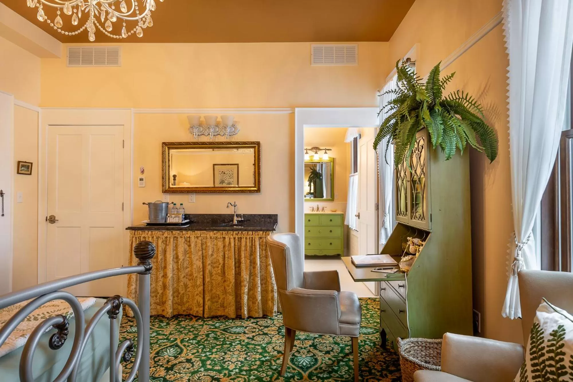 Kitchen or kitchenette in Steele Mansion Inn & Gathering Hub