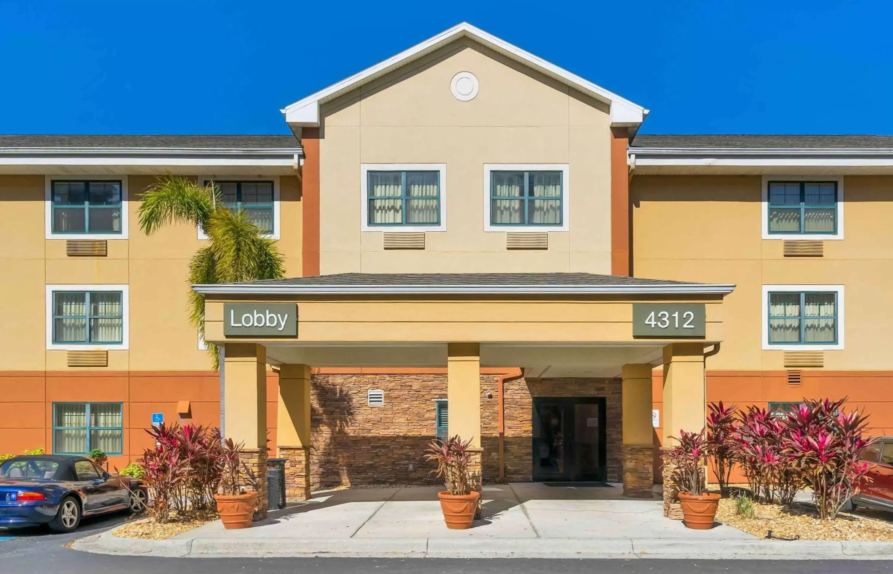 Property Building in Extended Stay America Suites - Tampa - Airport - Spruce Street