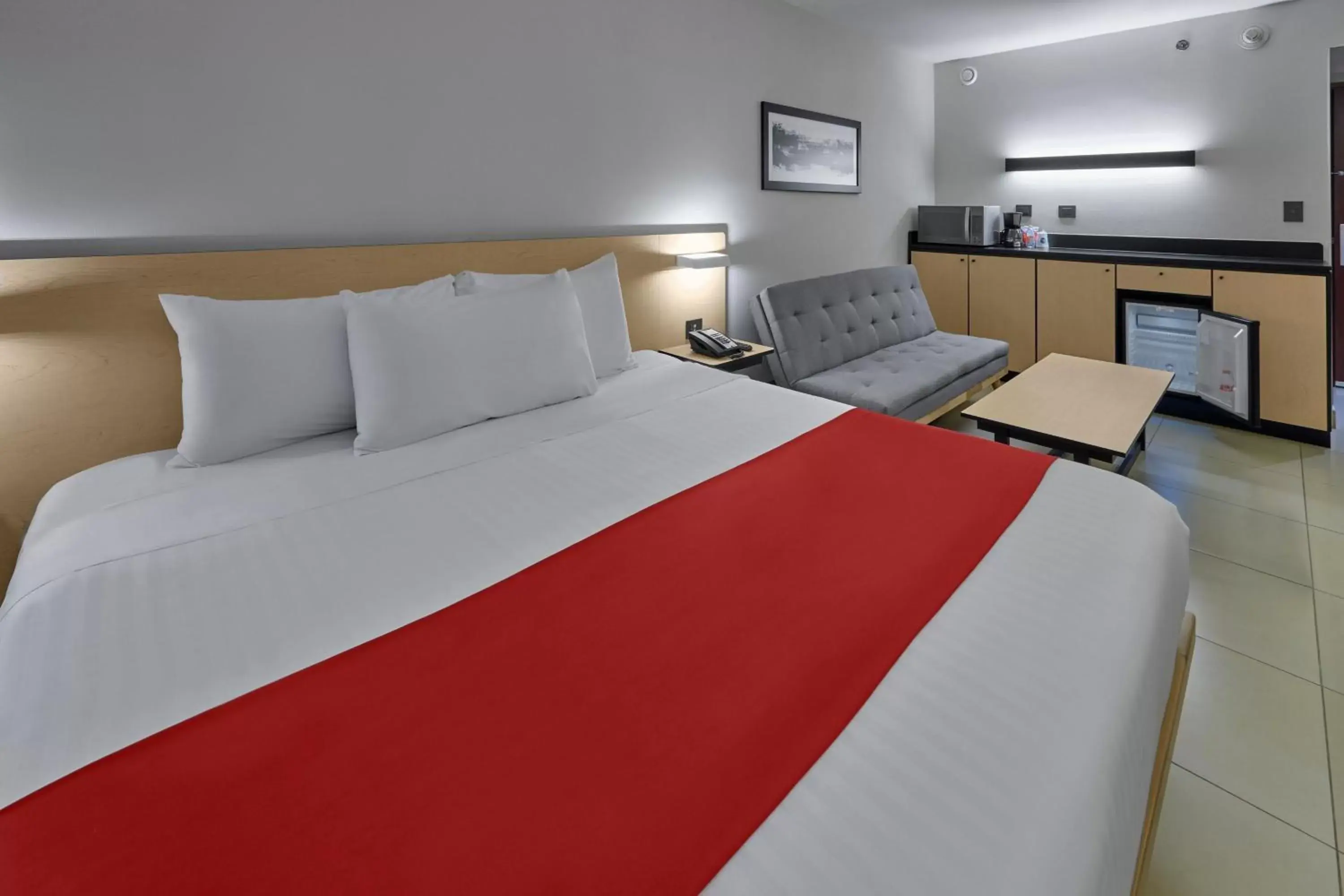 Photo of the whole room, Bed in City Express by Marriott Los Mochis