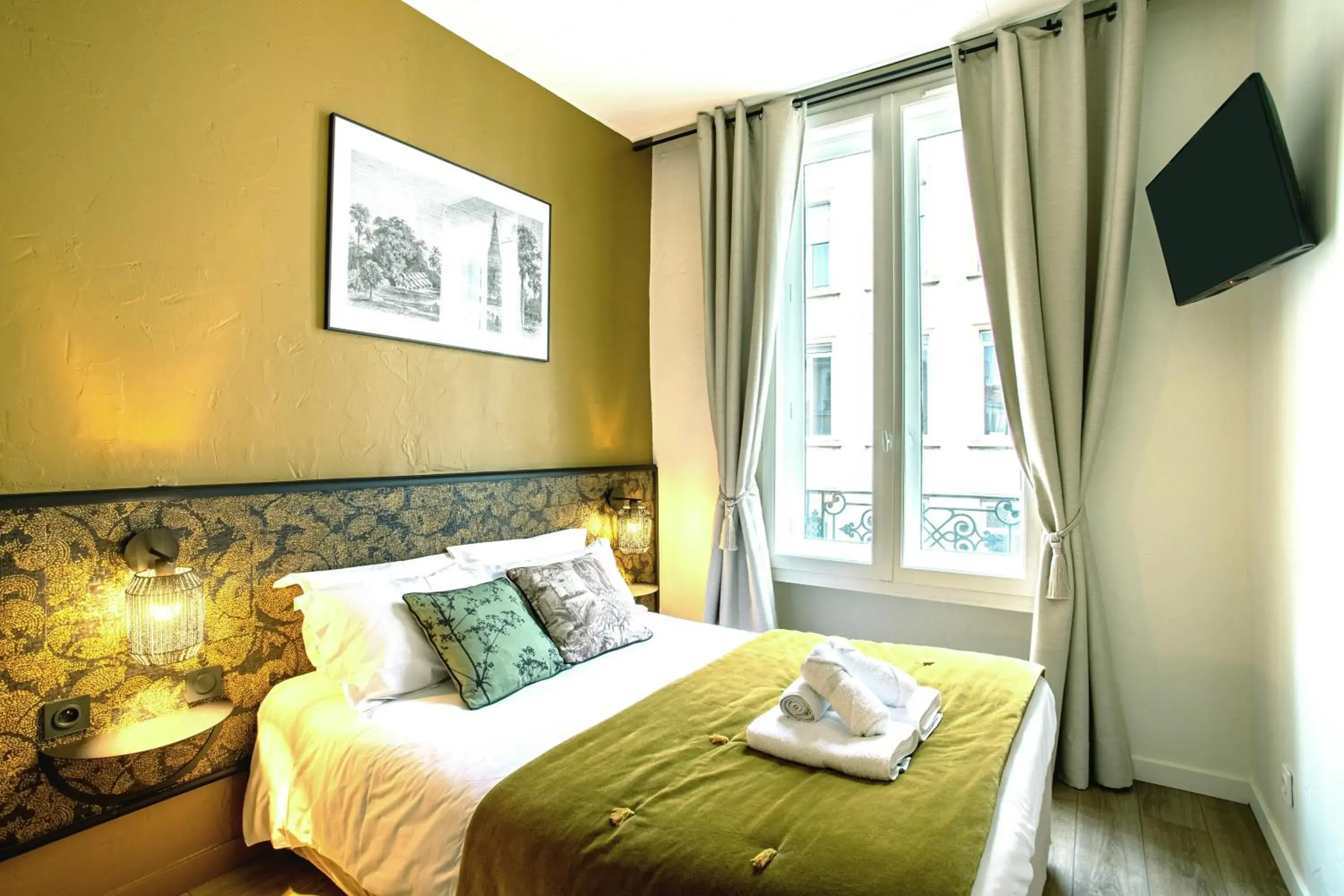 Bed in Hôtel Tête d'or