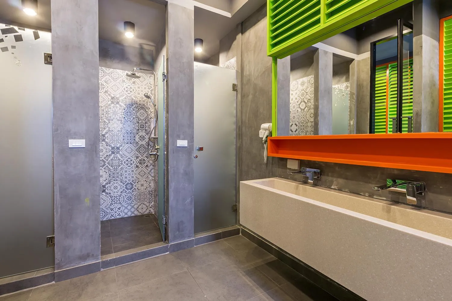 Bathroom in iSanook Hostel