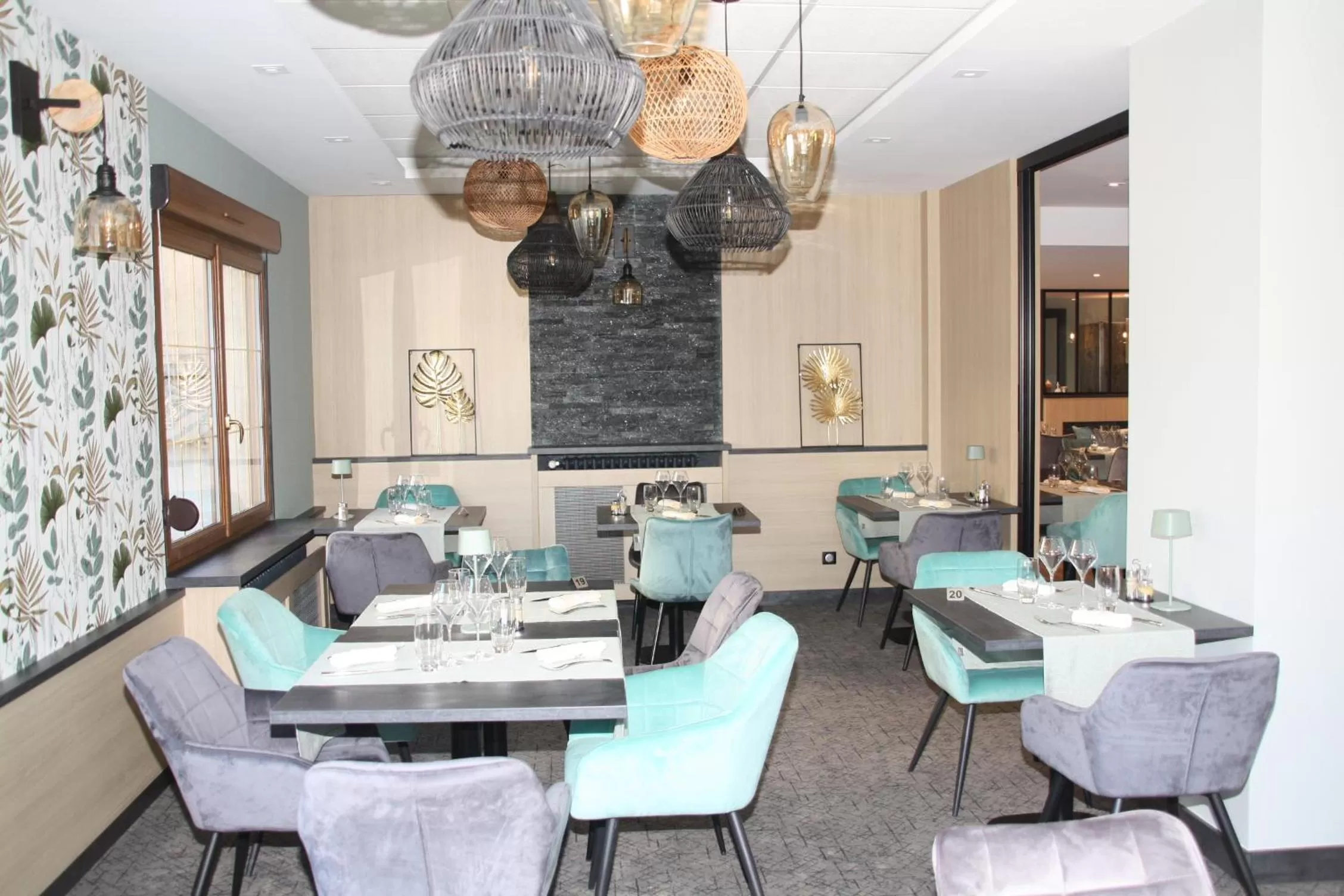 Restaurant/places to eat in Logis Hôtel- Restaurant La Renaissance