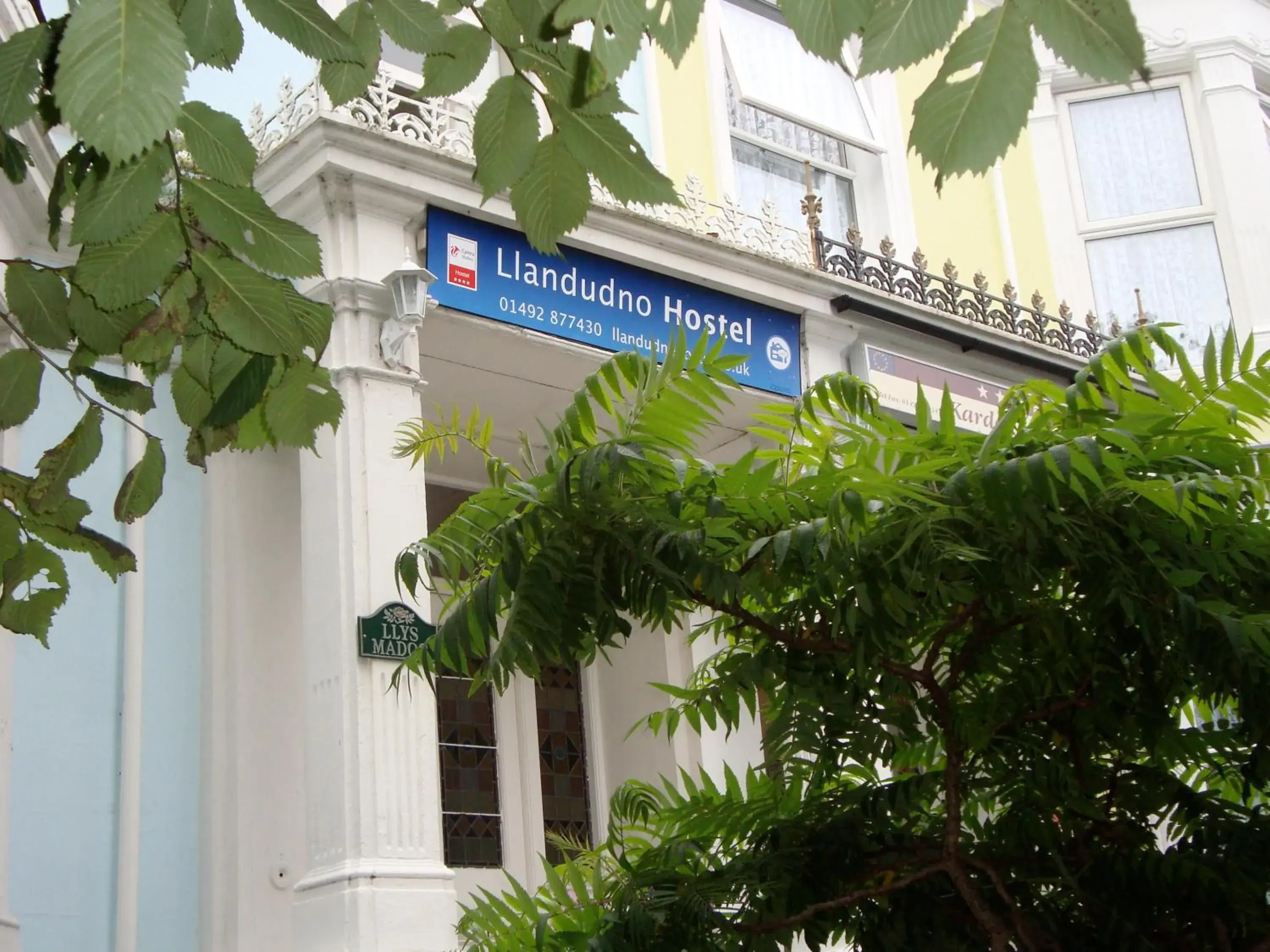 Facade/entrance, Property Building in Llandudno Hostel