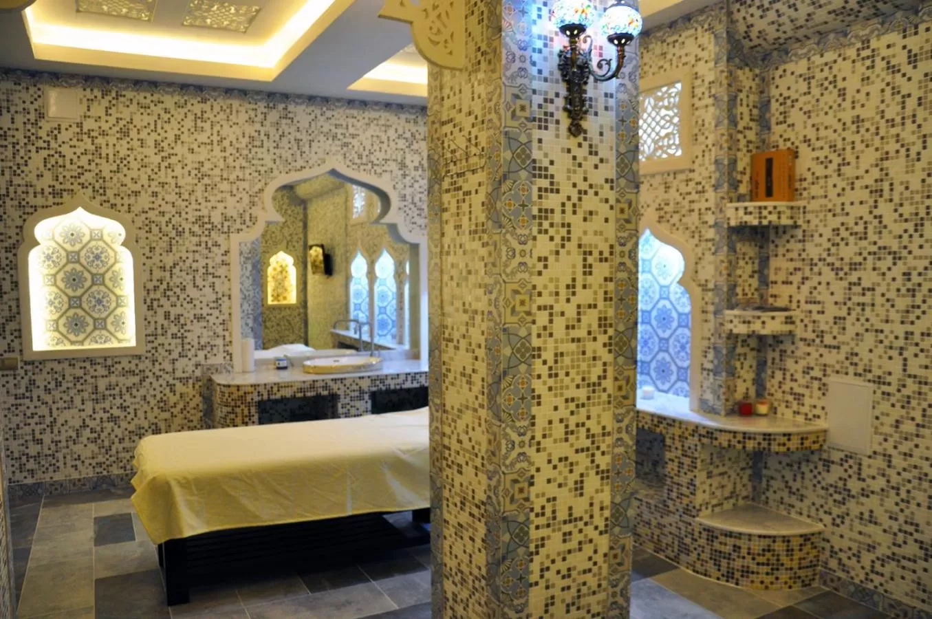 Spa and wellness centre/facilities, Bed in Parliament Palace Hotel